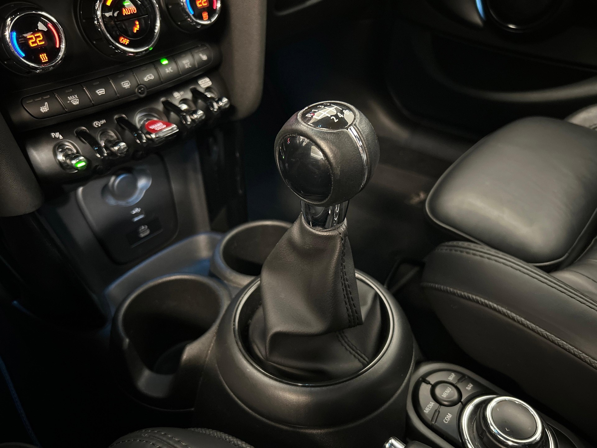 MINI F55 2.0i Cooper S-image-13