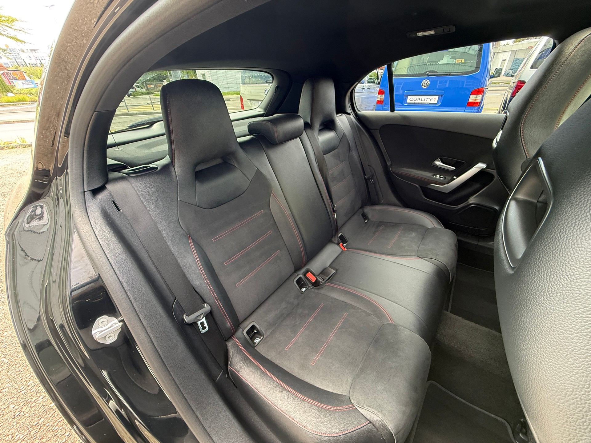 MERCEDES-BENZ A 180 Night Star AMG Line 7G-DCT ***CH-FAHRZEUG***-image-23