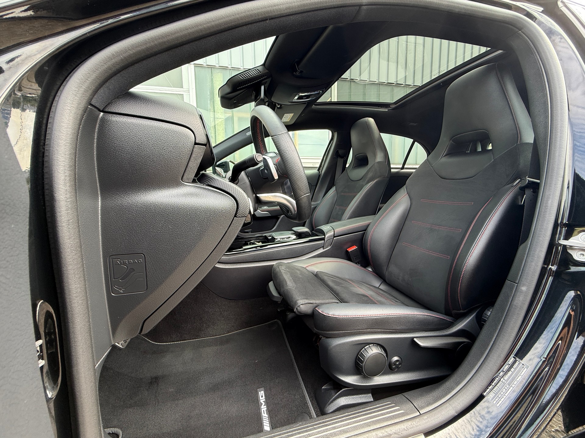 MERCEDES-BENZ A 180 Night Star AMG Line 7G-DCT ***CH-FAHRZEUG***-image-9