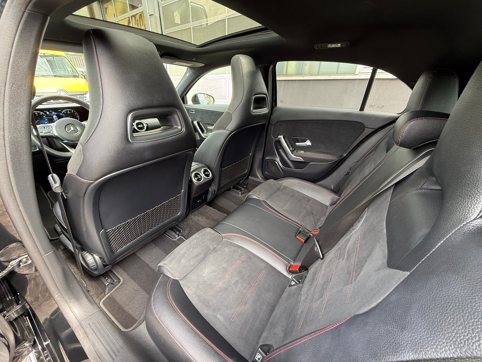 MERCEDES-BENZ A 180 Night Star AMG Line 7G-DCT ***CH-FAHRZEUG***-image-20