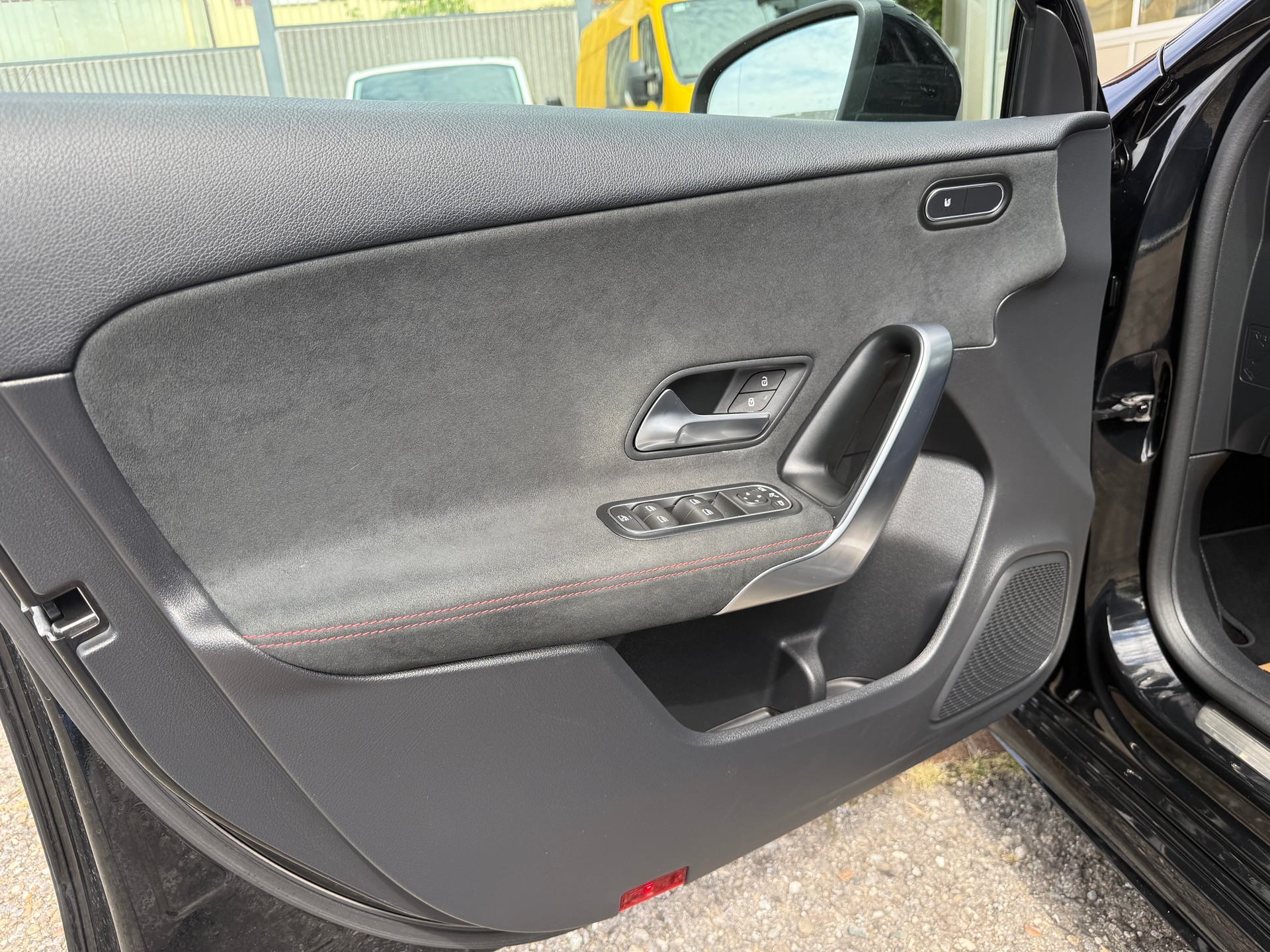 MERCEDES-BENZ A 180 Night Star AMG Line 7G-DCT ***CH-FAHRZEUG***-image-12