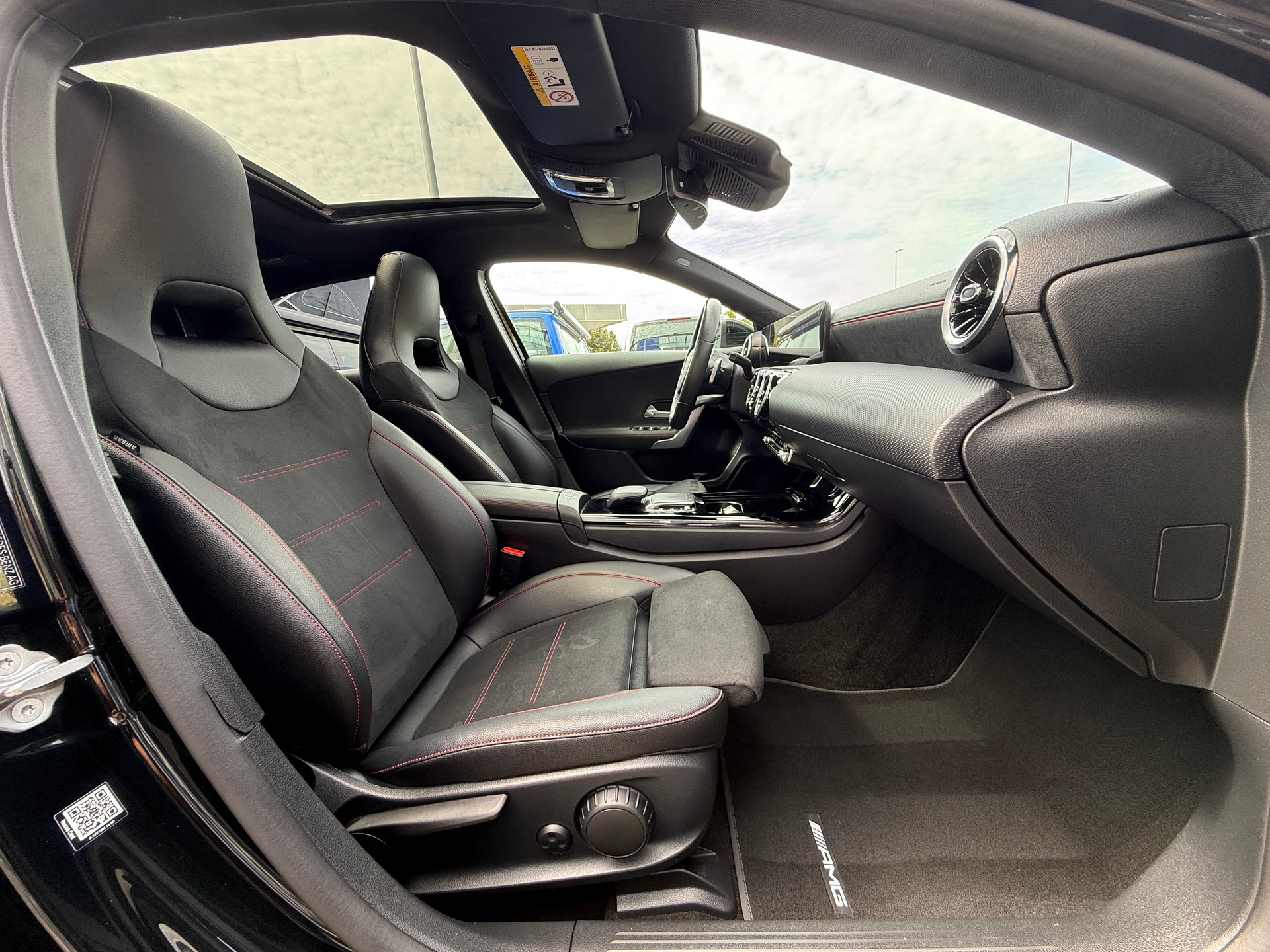 MERCEDES-BENZ A 180 Night Star AMG Line 7G-DCT ***CH-FAHRZEUG***-image-10