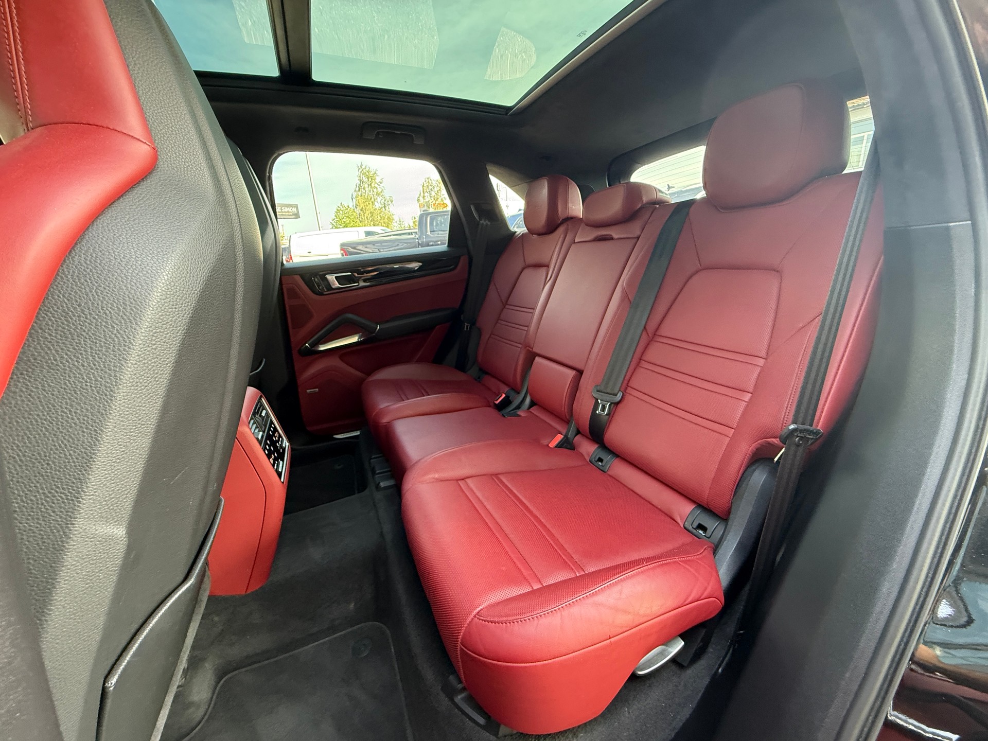 PORSCHE Cayenne Turbo ***DISTANZREGELUNG***-image-13