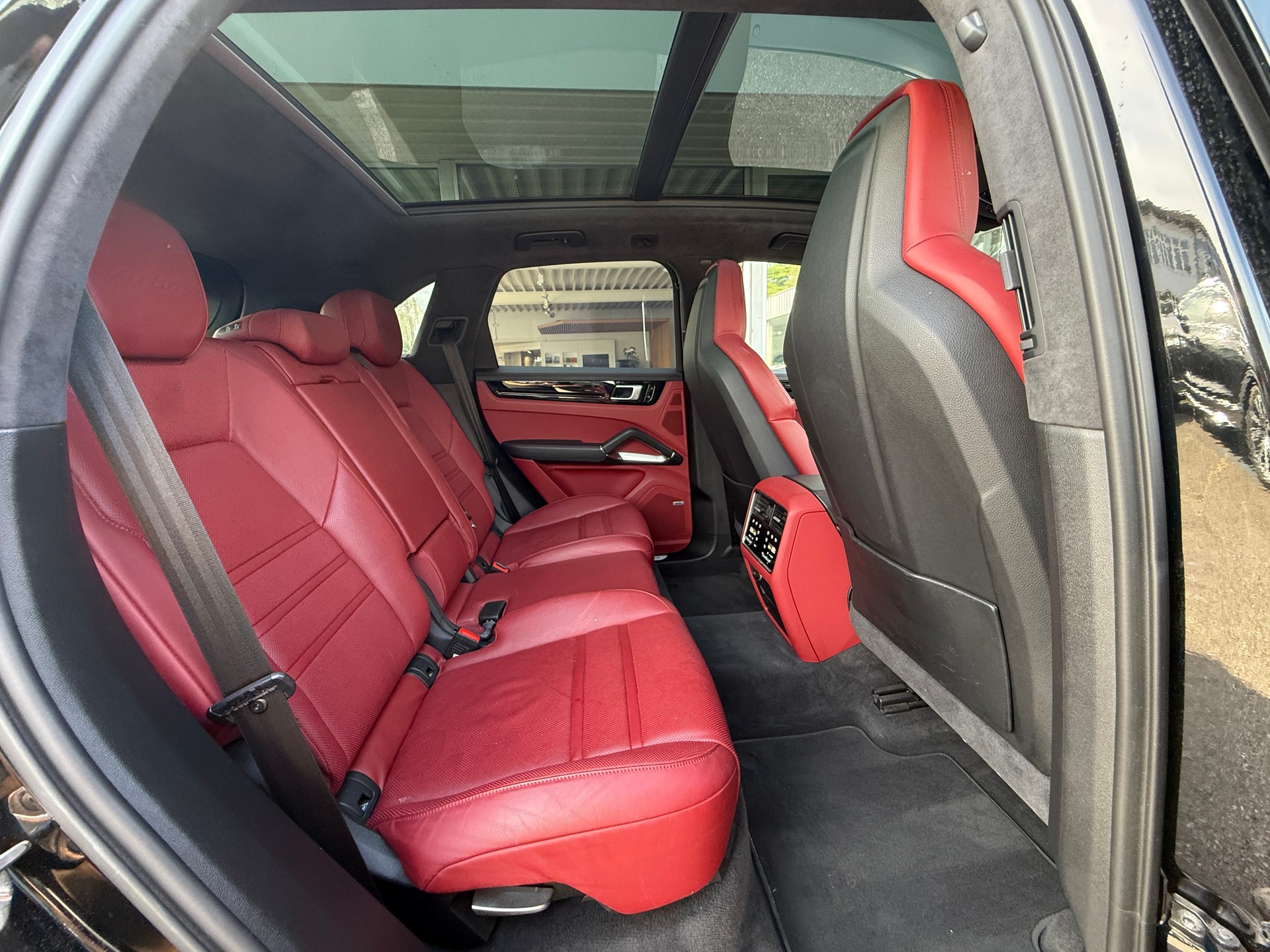 PORSCHE Cayenne Turbo ***DISTANZREGELUNG***-image-25