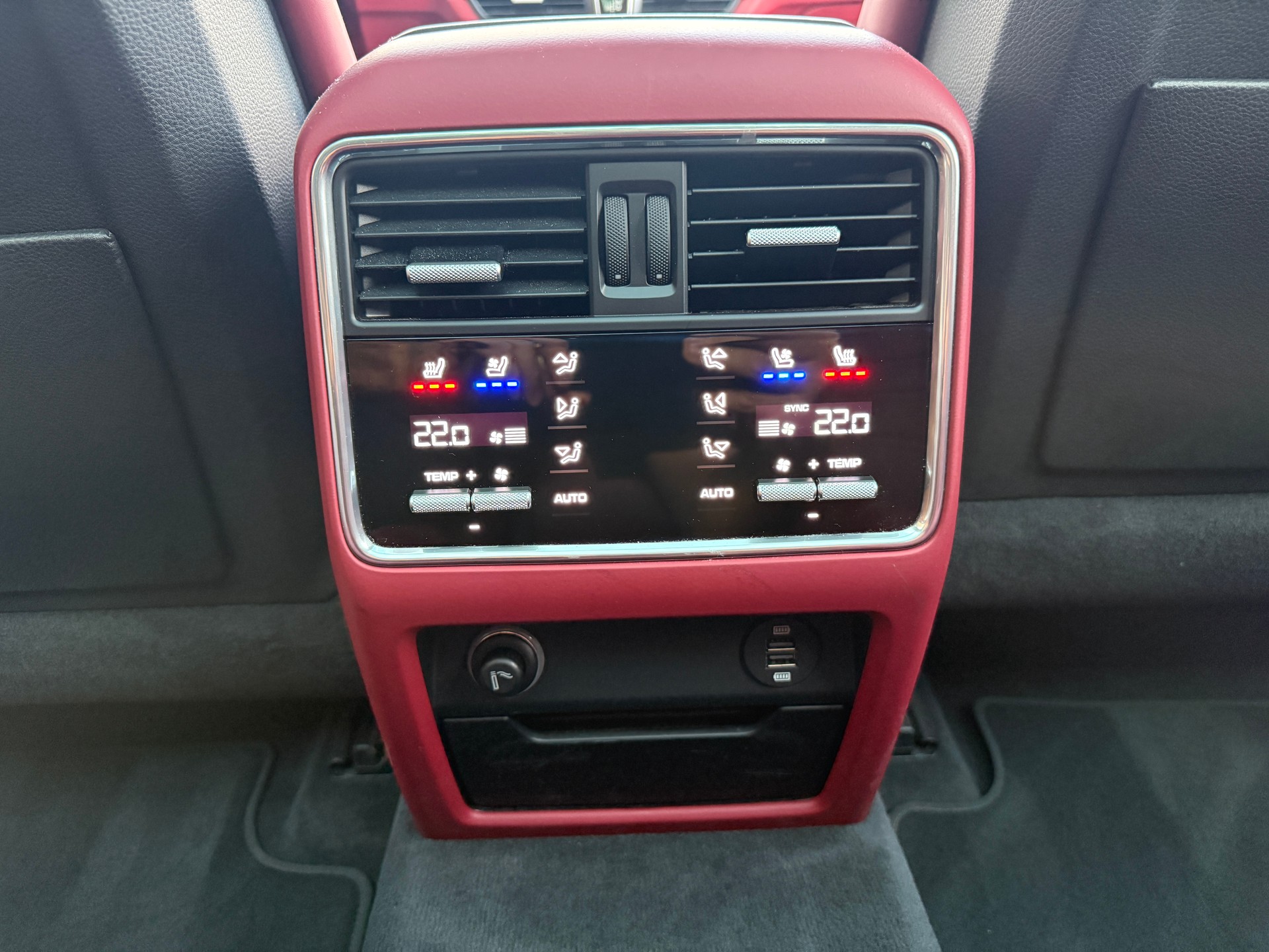 PORSCHE Cayenne Turbo ***DISTANZREGELUNG***-image-22