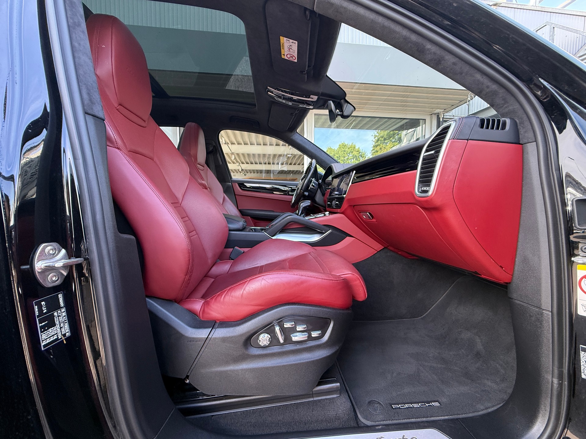 PORSCHE Cayenne Turbo ***DISTANZREGELUNG***-image-18