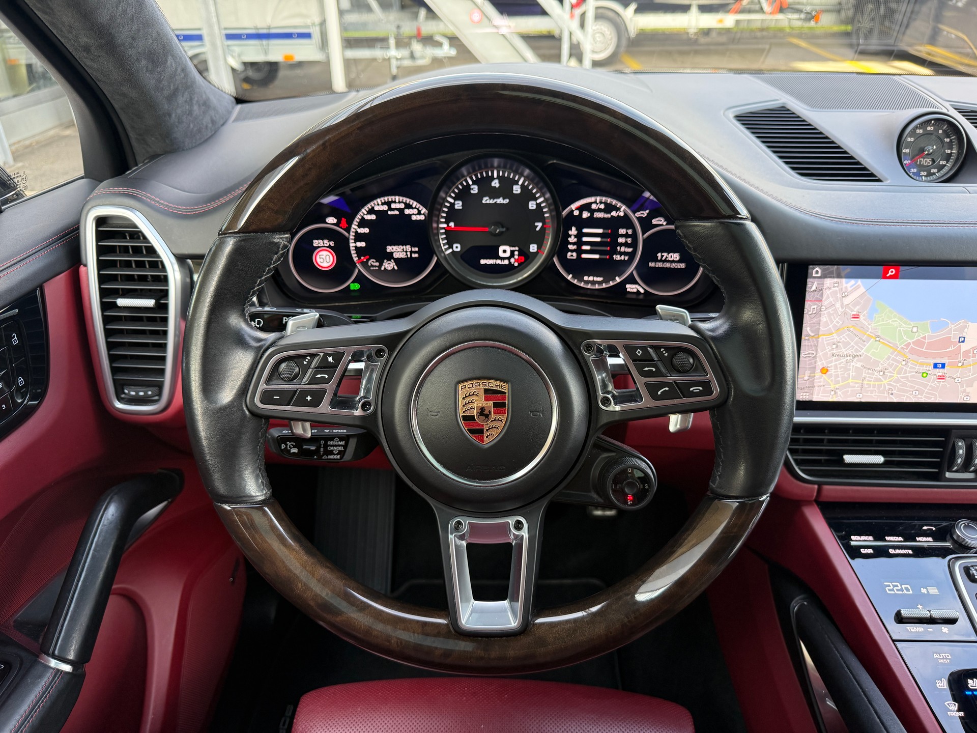 PORSCHE Cayenne Turbo ***DISTANZREGELUNG***-image-10