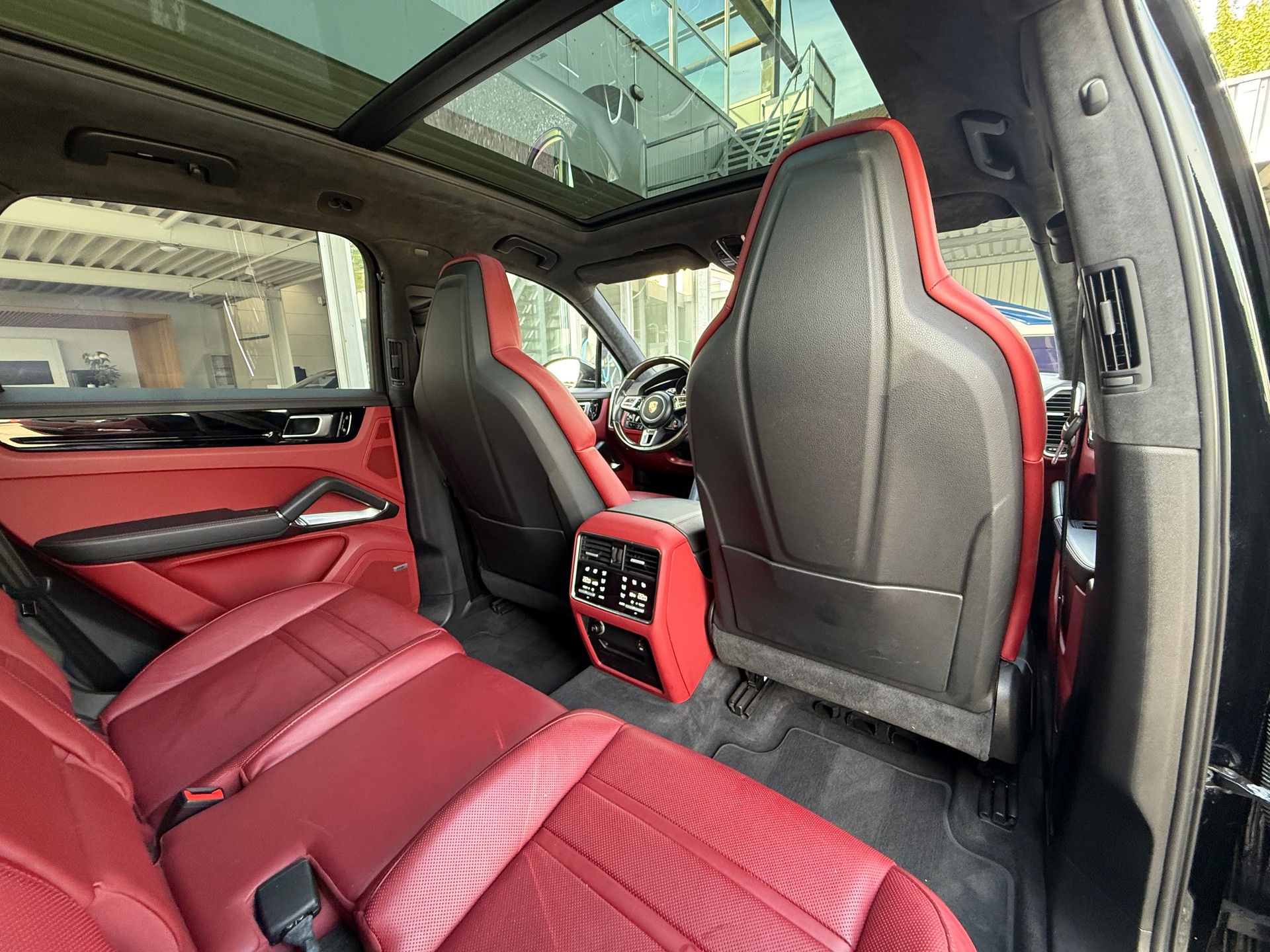 PORSCHE Cayenne Turbo ***DISTANZREGELUNG***-image-19