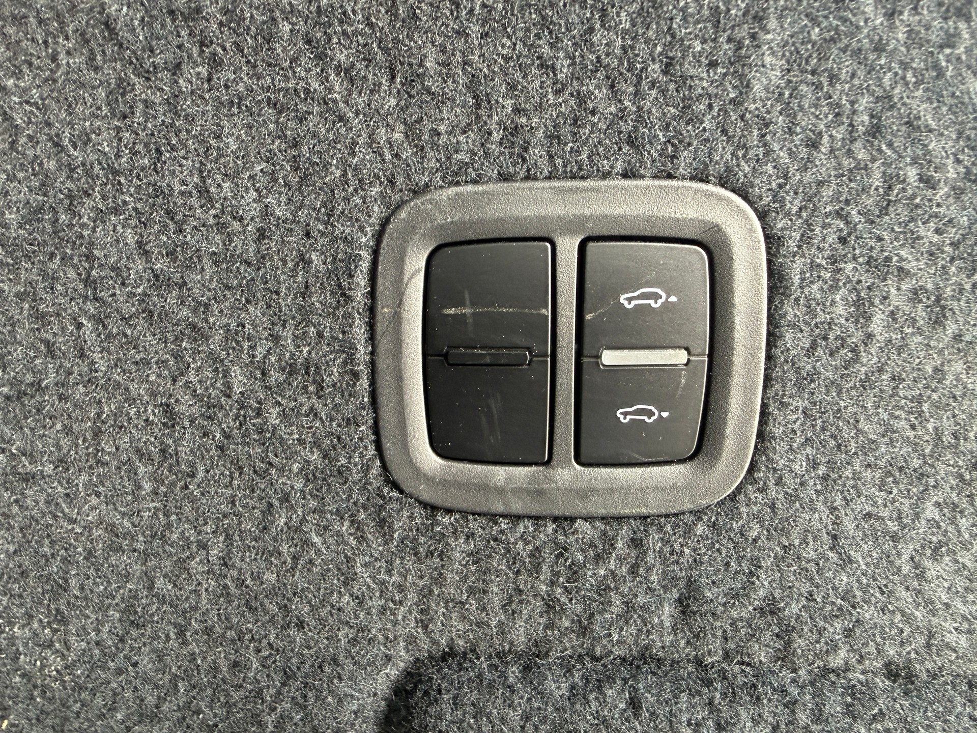 PORSCHE Cayenne Turbo ***DISTANZREGELUNG***-image-23