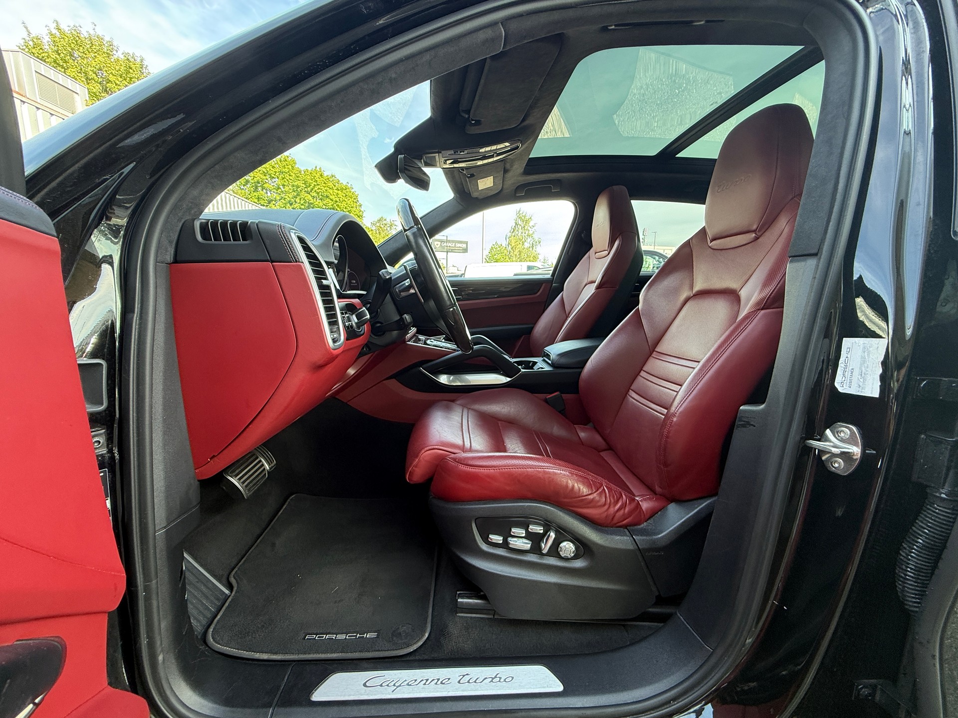 PORSCHE Cayenne Turbo ***DISTANZREGELUNG***-image-12