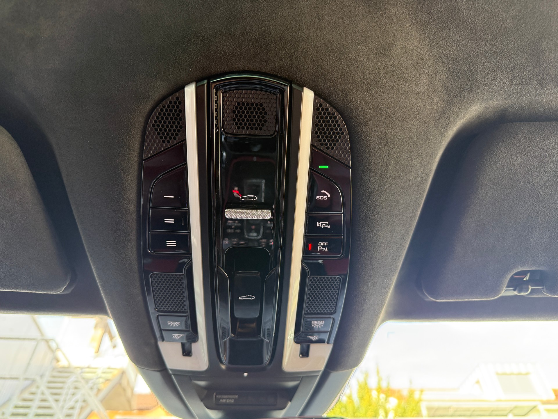 PORSCHE Cayenne Turbo ***DISTANZREGELUNG***-image-16