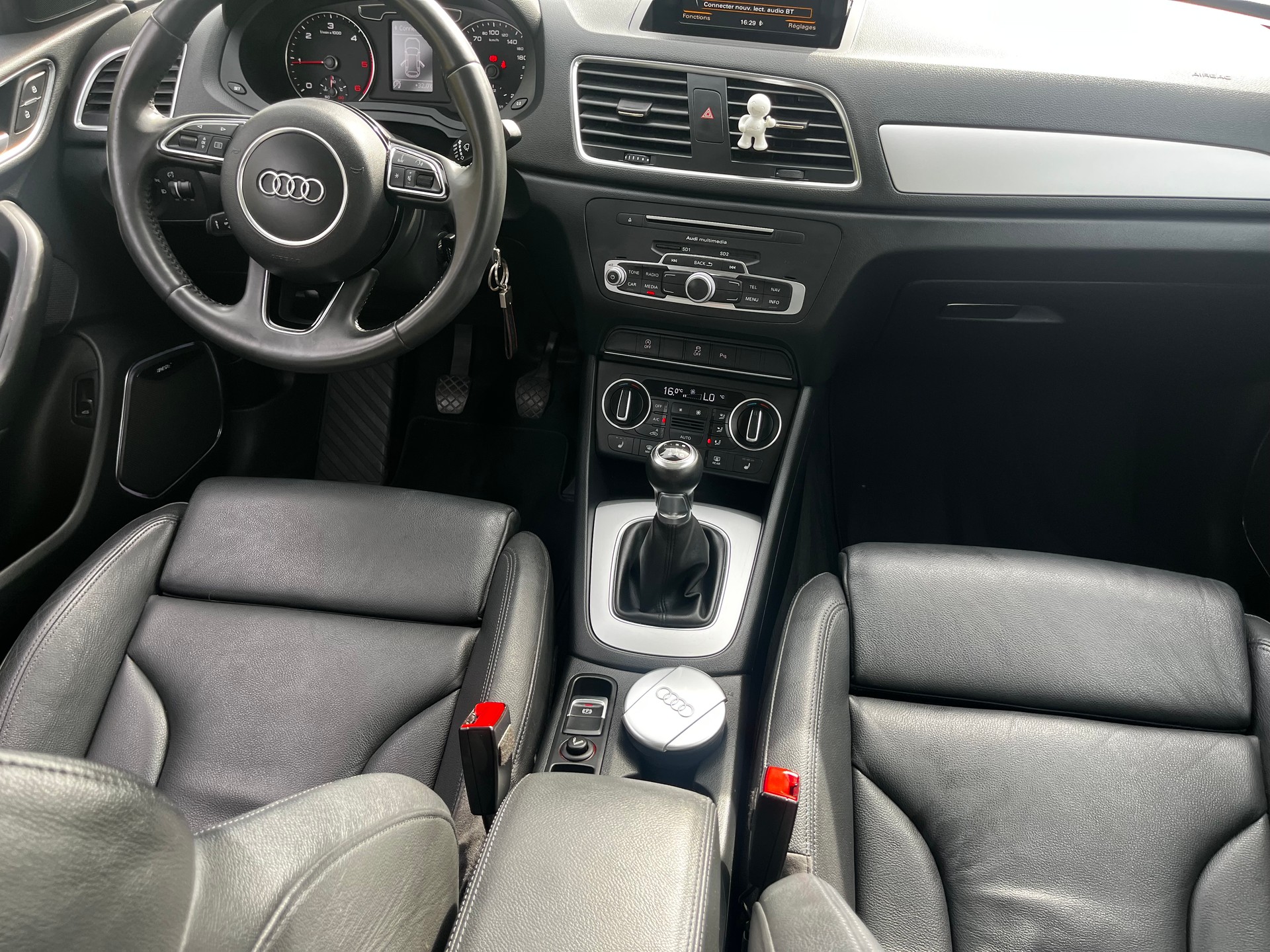 AUDI Q3 2.0 TDI design full options-image-12