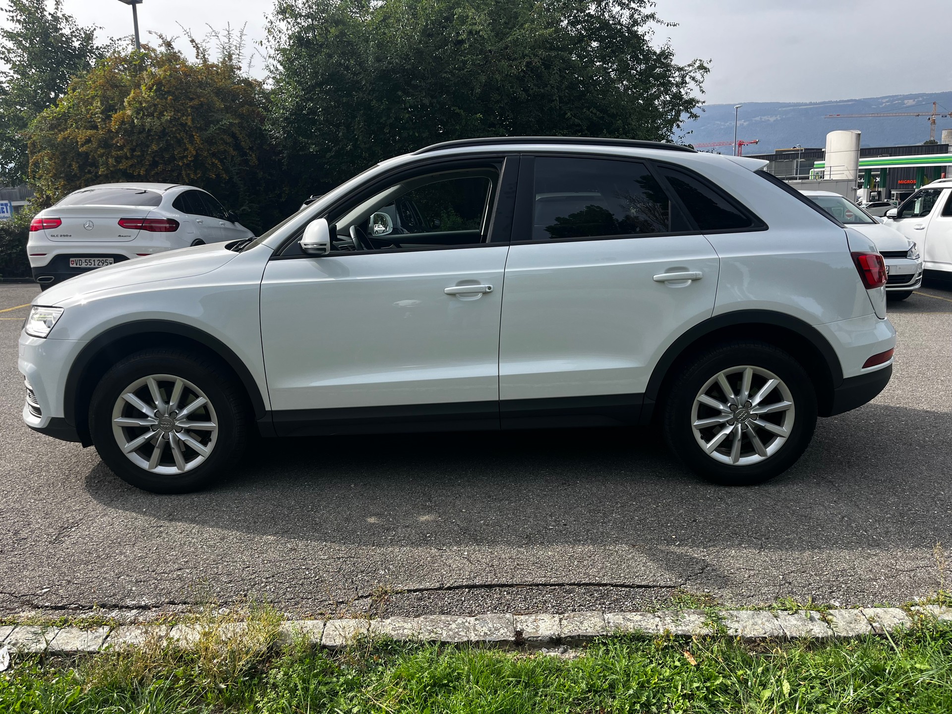 AUDI Q3 2.0 TDI design full options-image-3
