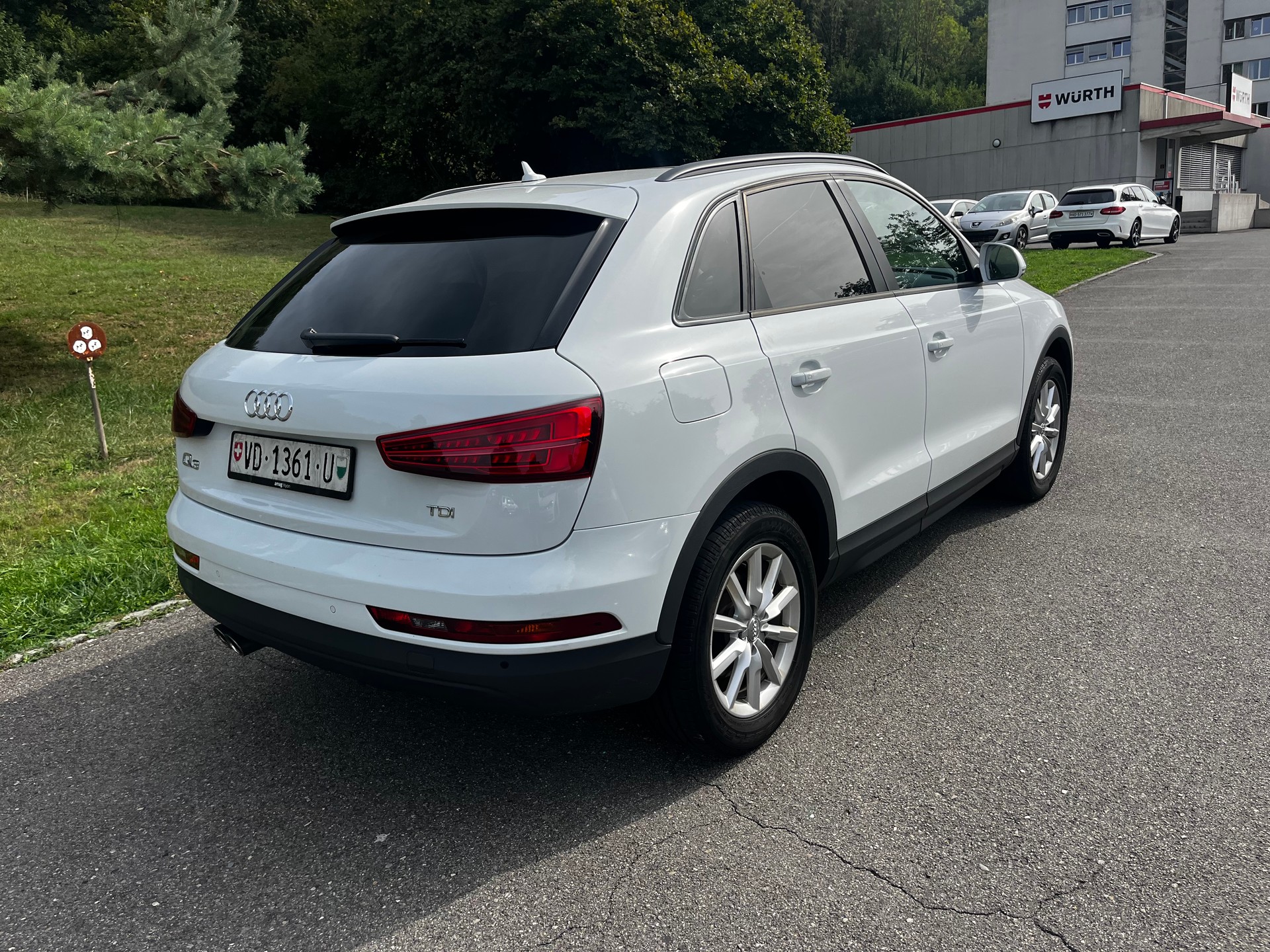 AUDI Q3 2.0 TDI design full options-image-6