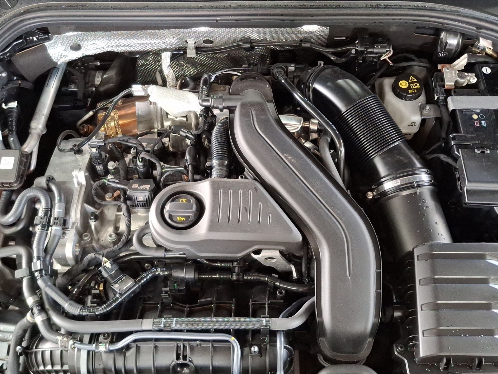 VW Golf 1.5 e TSI mHEV R-Line DSG-image-15