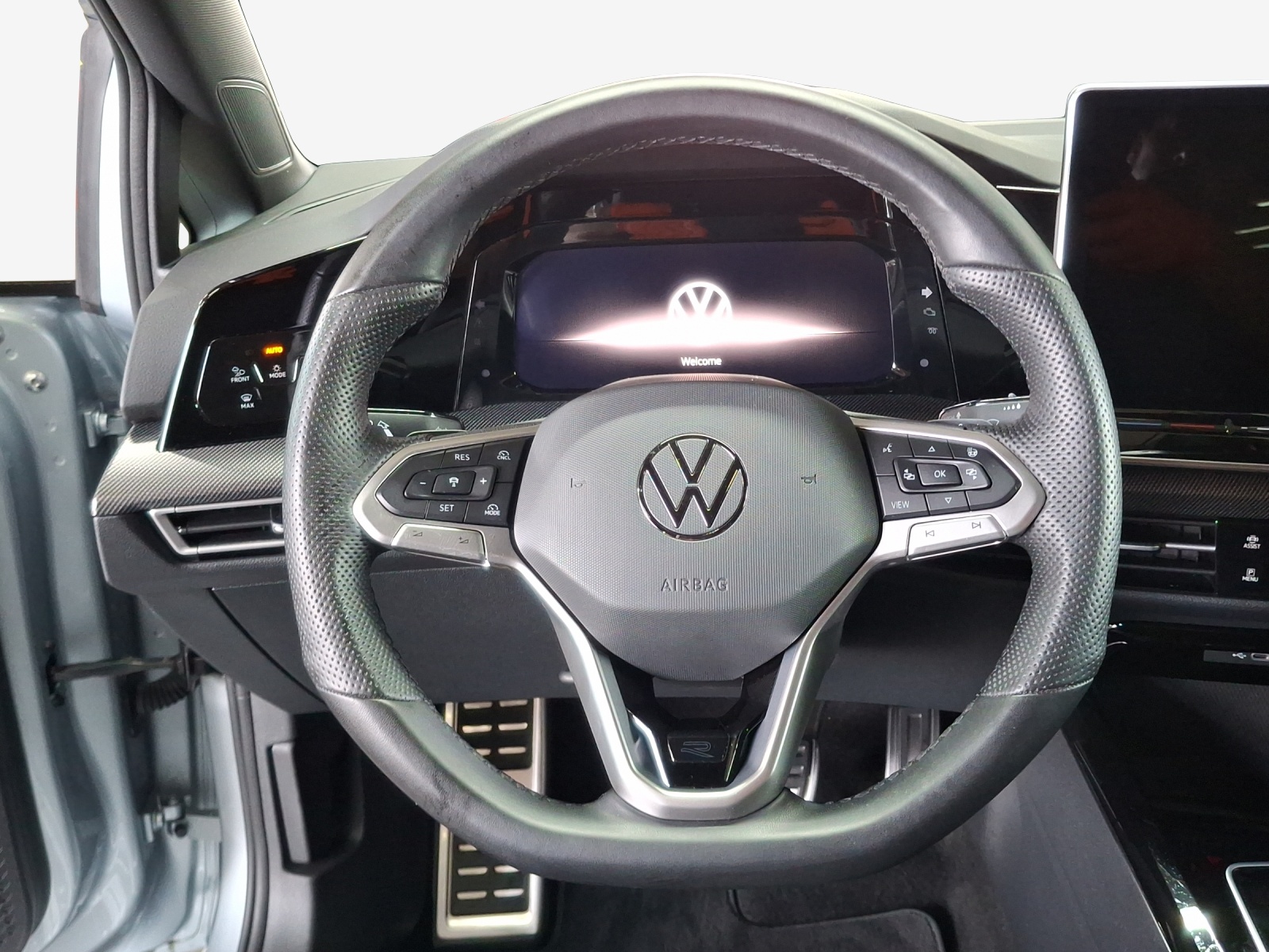 VW Golf 1.5 e TSI mHEV R-Line DSG-image-9