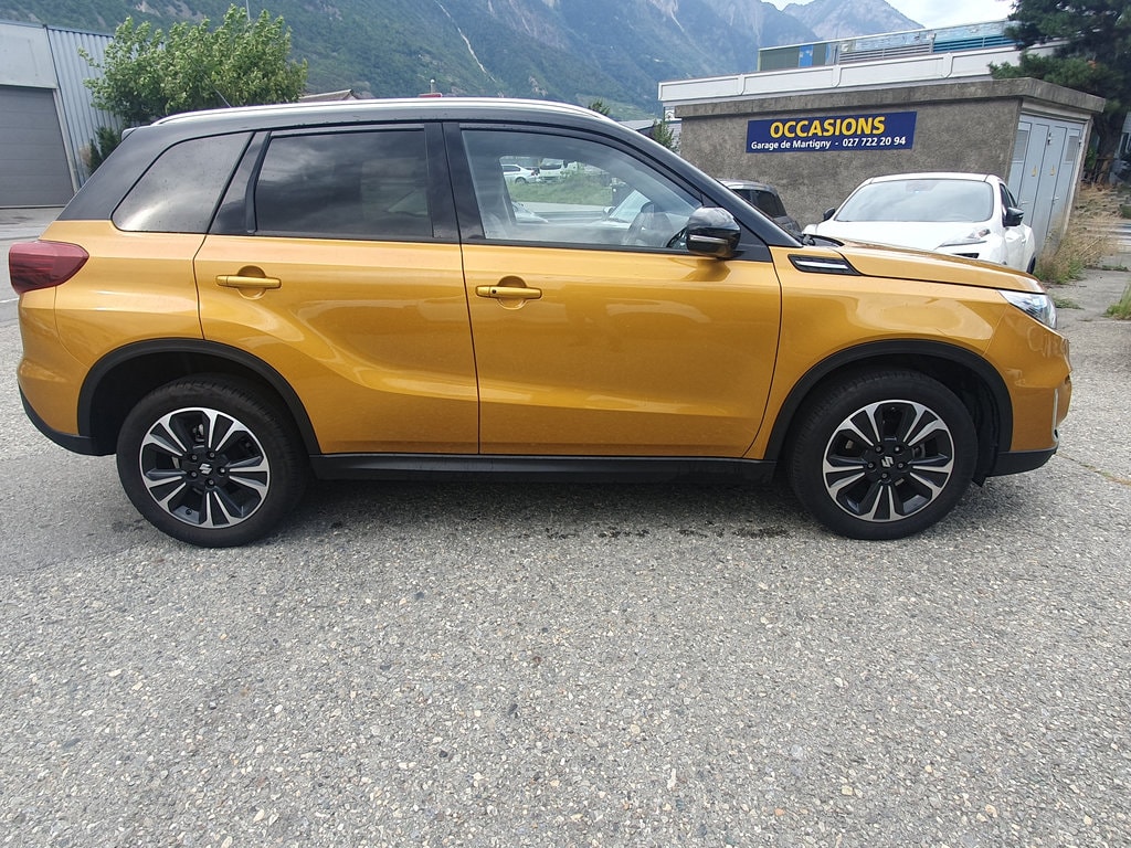 SUZUKI Vitara 1.4 Boosterjet Compact + Automatic-image-3