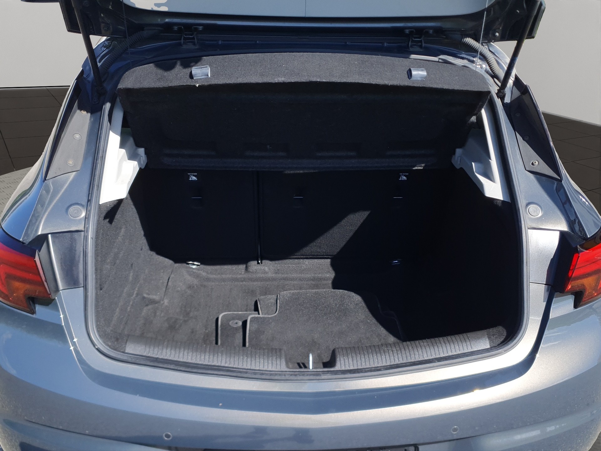 OPEL Astra 1.6i Turbo Excellence-image-15