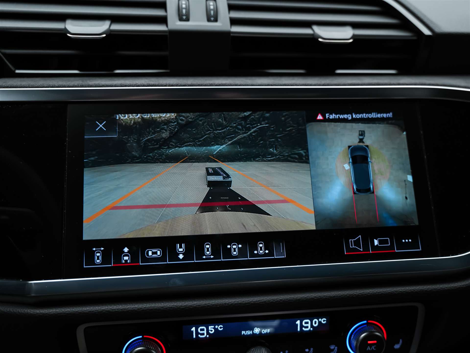AUDI RS Q3 Sportback quattro S tronic *Panorama*SONOS*Assistenten*-image-43