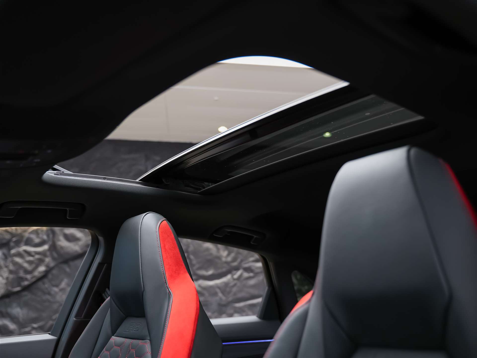 AUDI RS Q3 Sportback quattro S tronic *Panorama*SONOS*Assistenten*-image-11