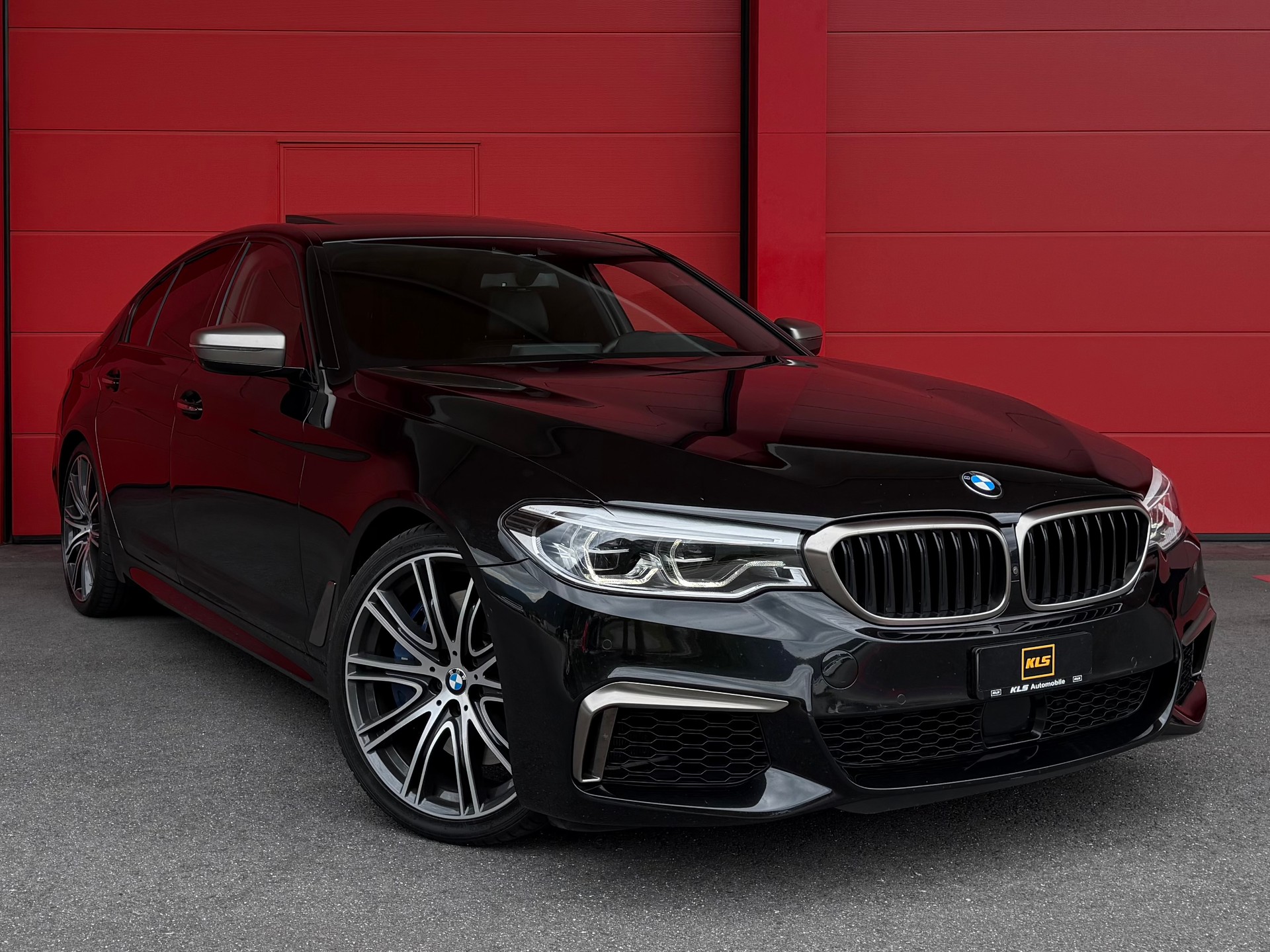 BMW M550i xDrive Steptronic *CH-Fahrzeug*