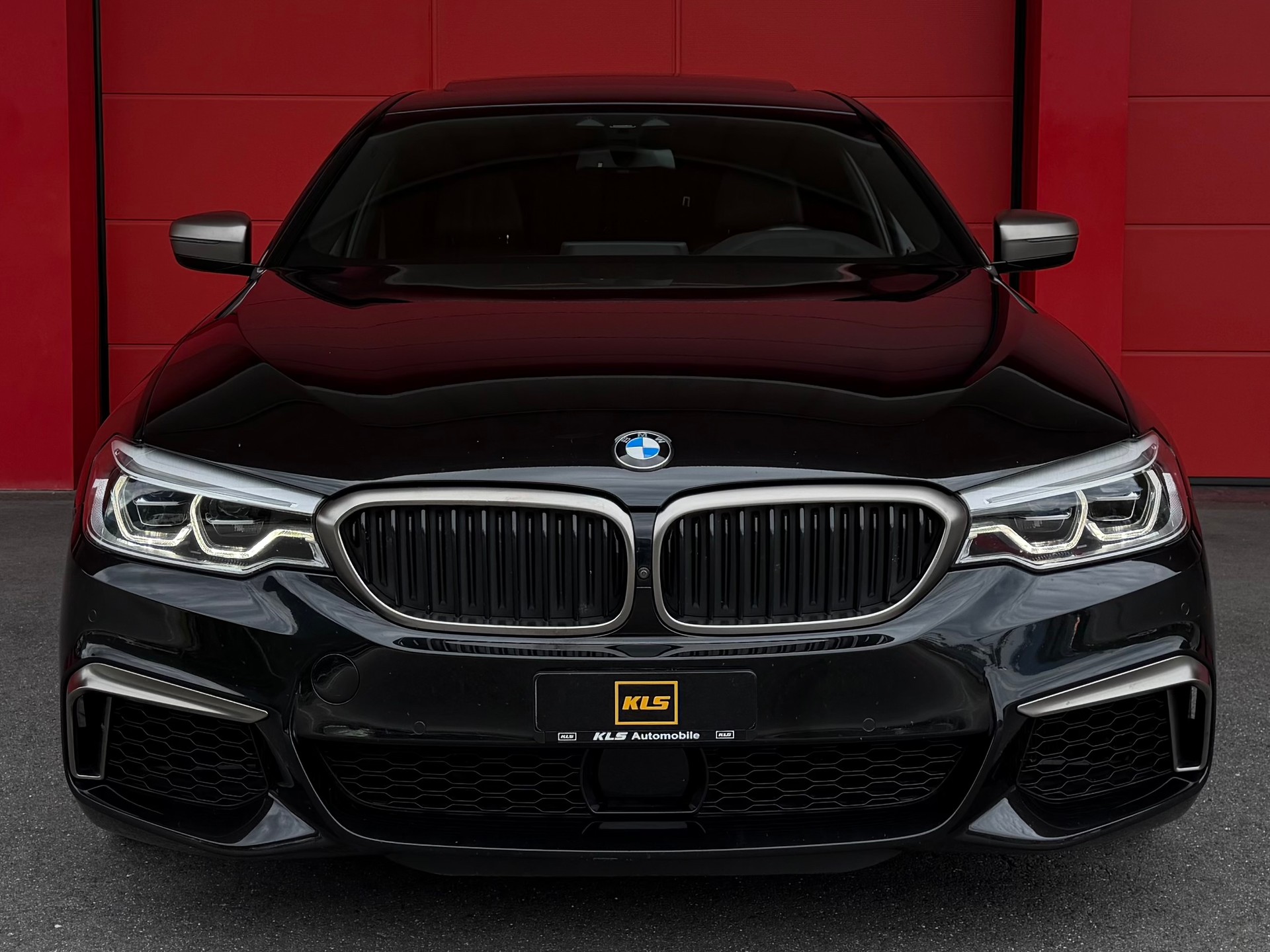 BMW M550i xDrive Steptronic *CH-Fahrzeug*-image-1
