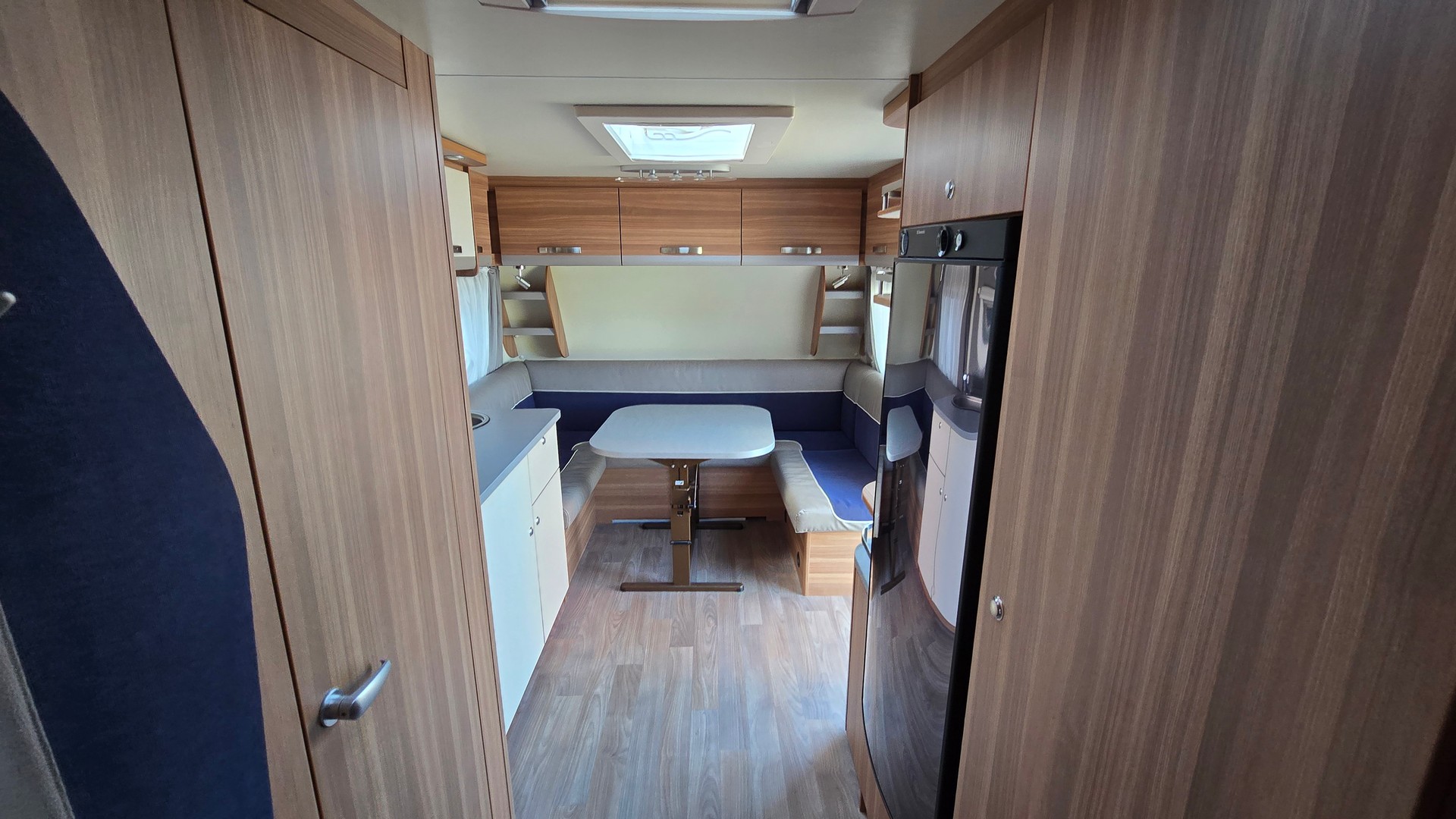 WEINSBERG Cara One 550-image-5