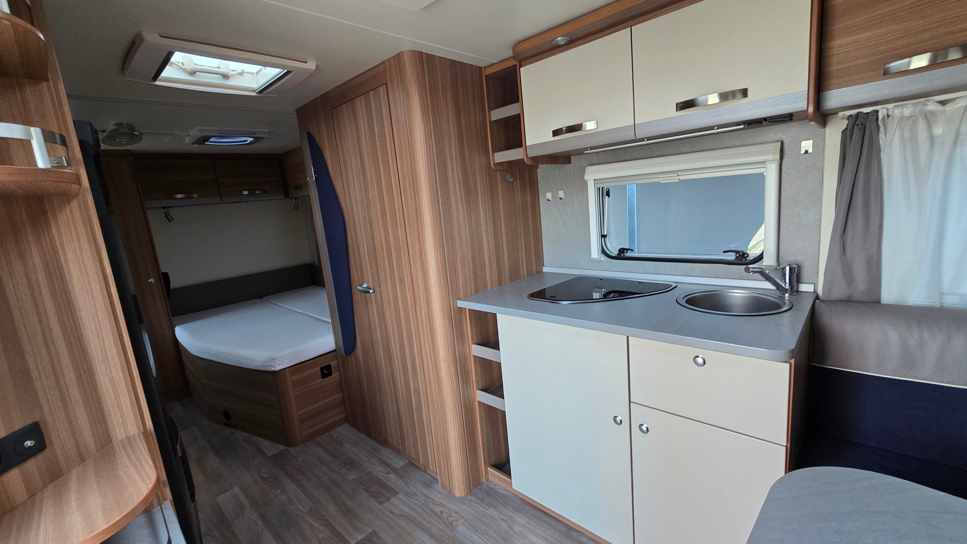 WEINSBERG Cara One 550-image-4