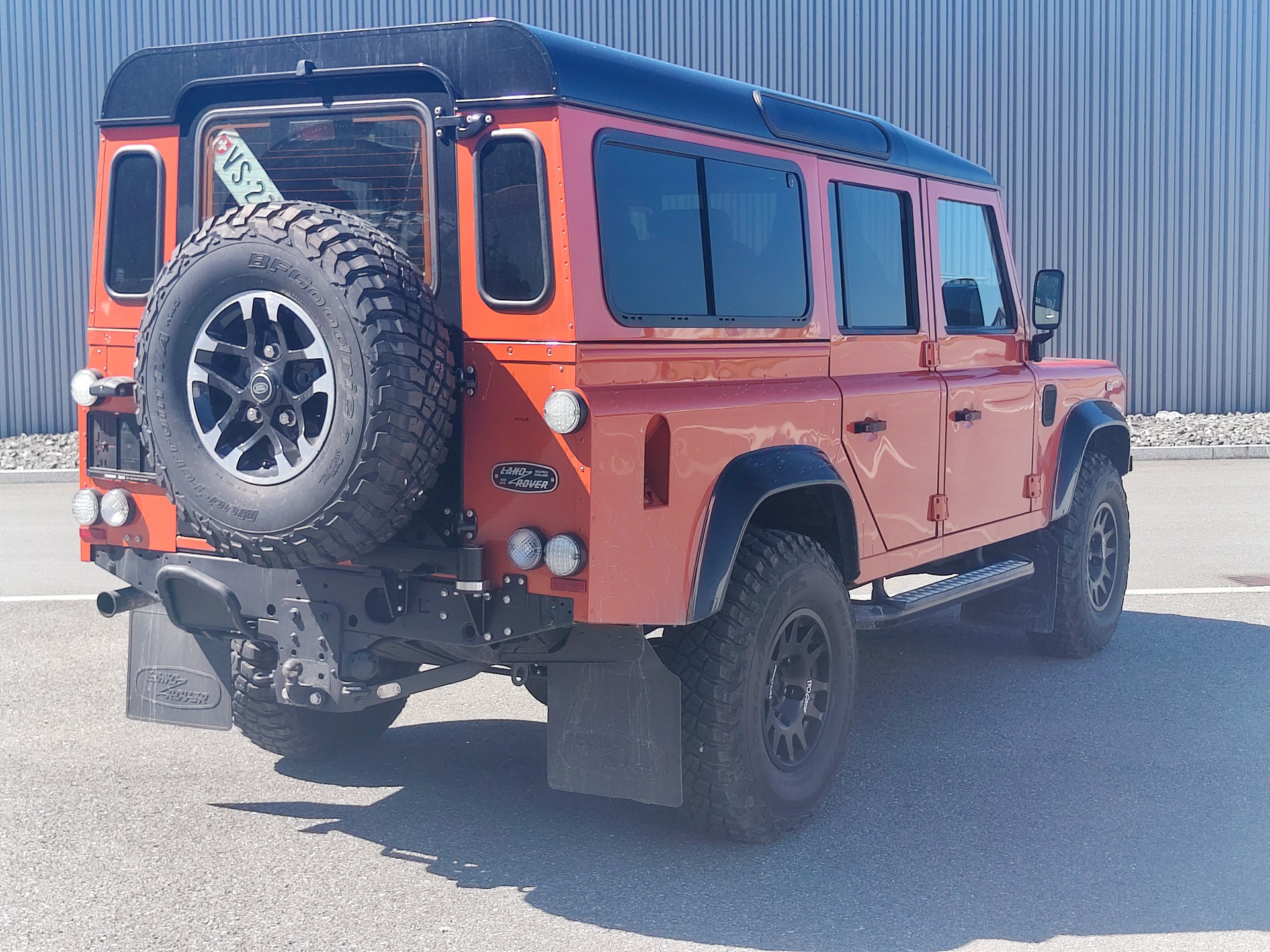 LAND ROVER Defender 110 2.2 TD4 Station Wagon Adventure-image-2