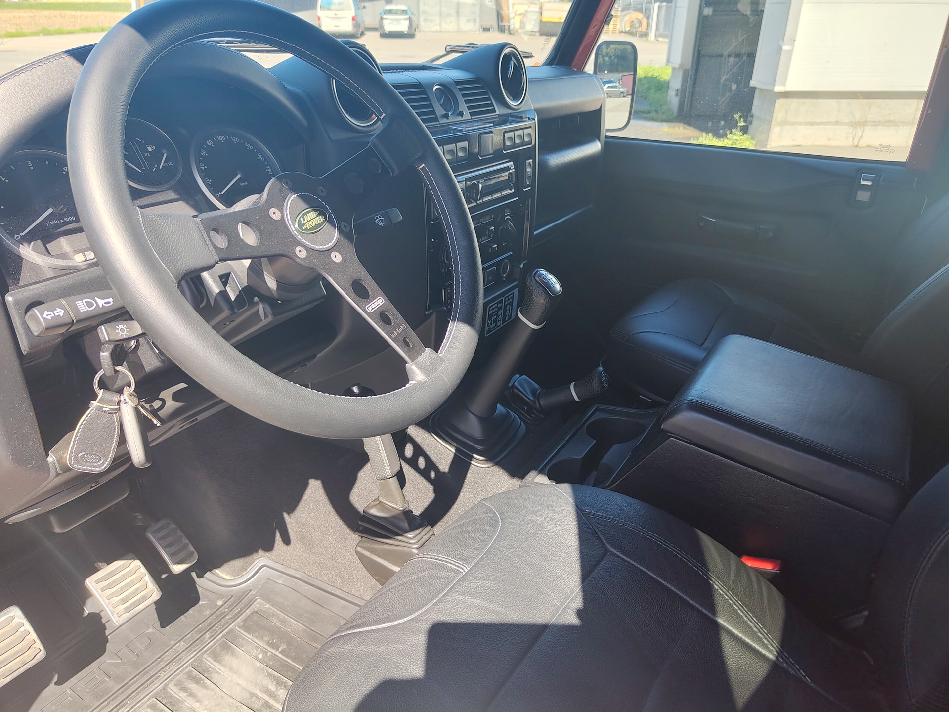 LAND ROVER Defender 110 2.2 TD4 Station Wagon Adventure-image-3