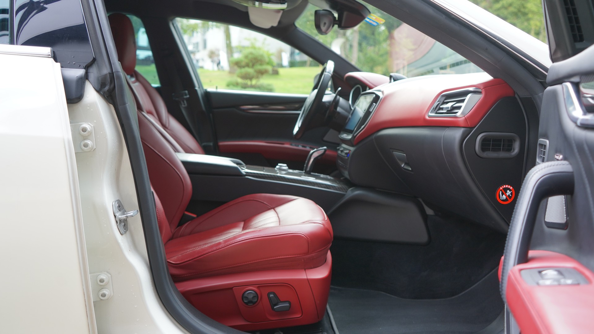 MASERATI Ghibli S Q4 3.0 V6 Automatica-image-18