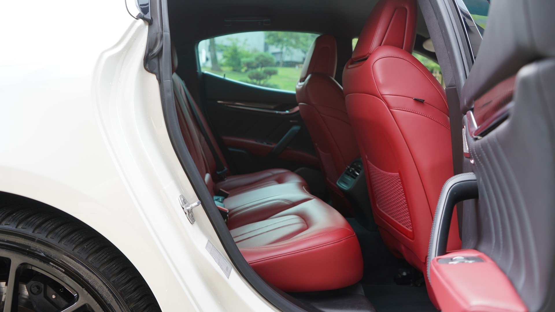 MASERATI Ghibli S Q4 3.0 V6 Automatica-image-17