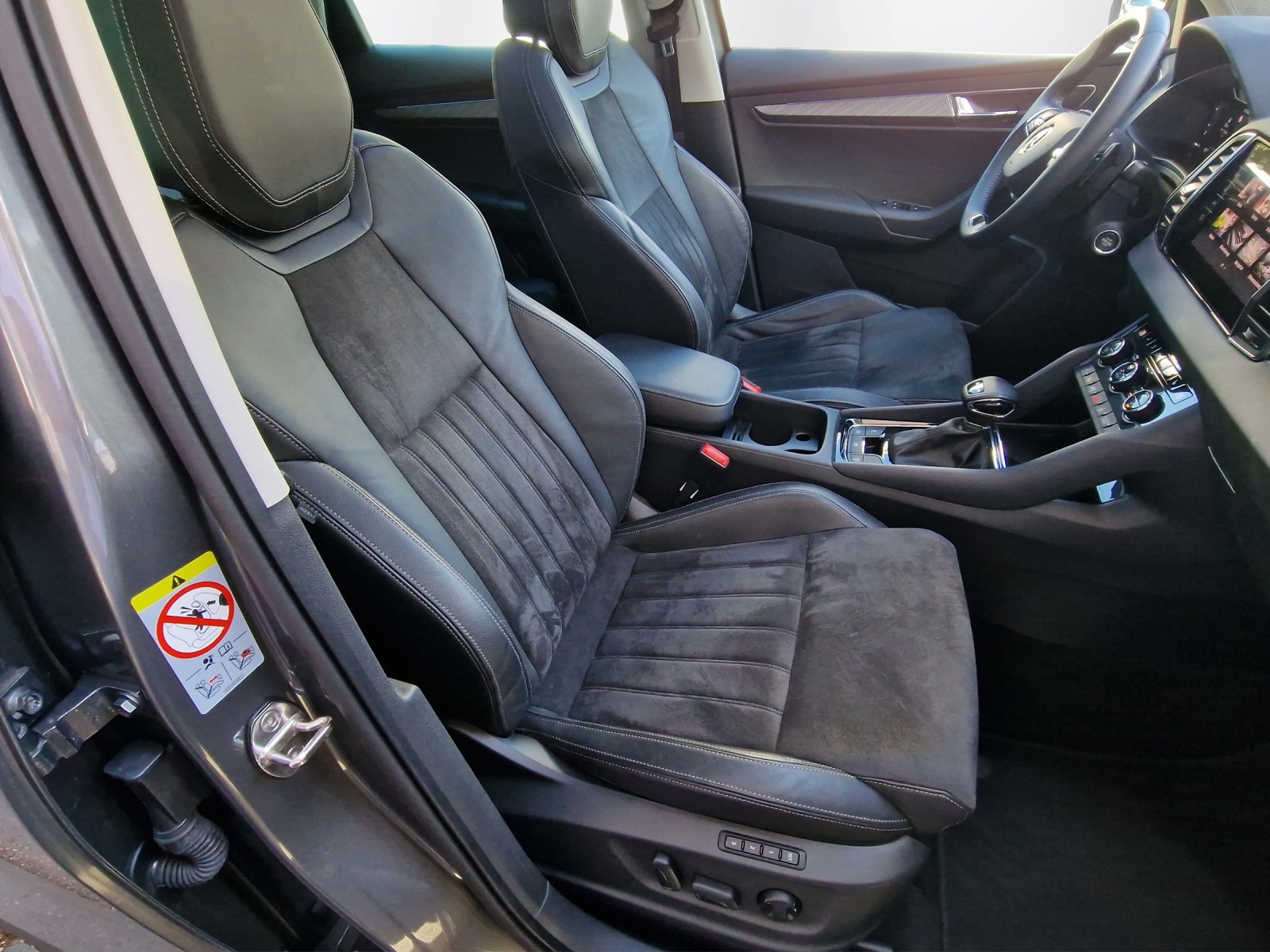 SKODA Karoq 1.5 TSI Style DSG-image-13