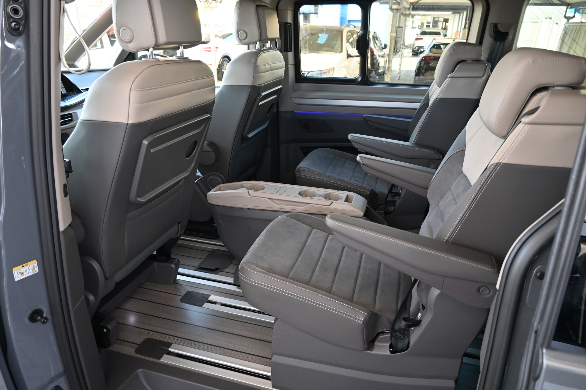 VW Multivan 2.0 TDI Style DSG Lang 7-Plätzer + AHK 2000KG + Standheizung-image-19