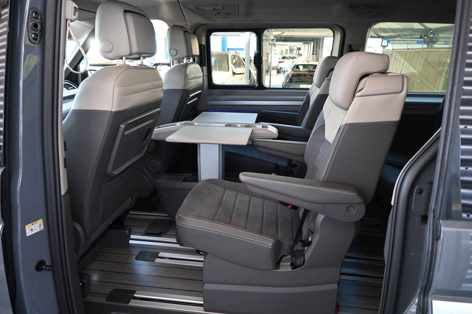 VW Multivan 2.0 TDI Style DSG Lang 7-Plätzer + AHK 2000KG + Standheizung-image-17