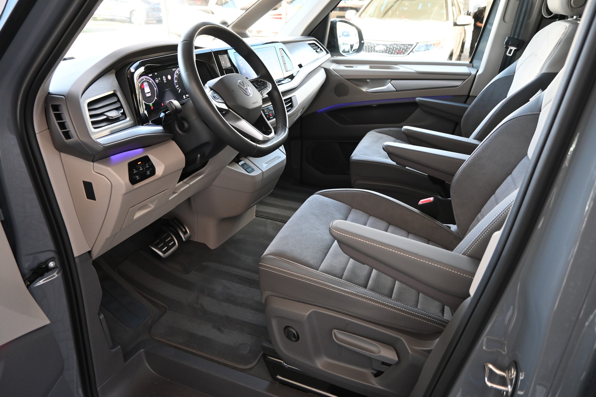 VW Multivan 2.0 TDI Style DSG Lang 7-Plätzer + AHK 2000KG + Standheizung-image-12