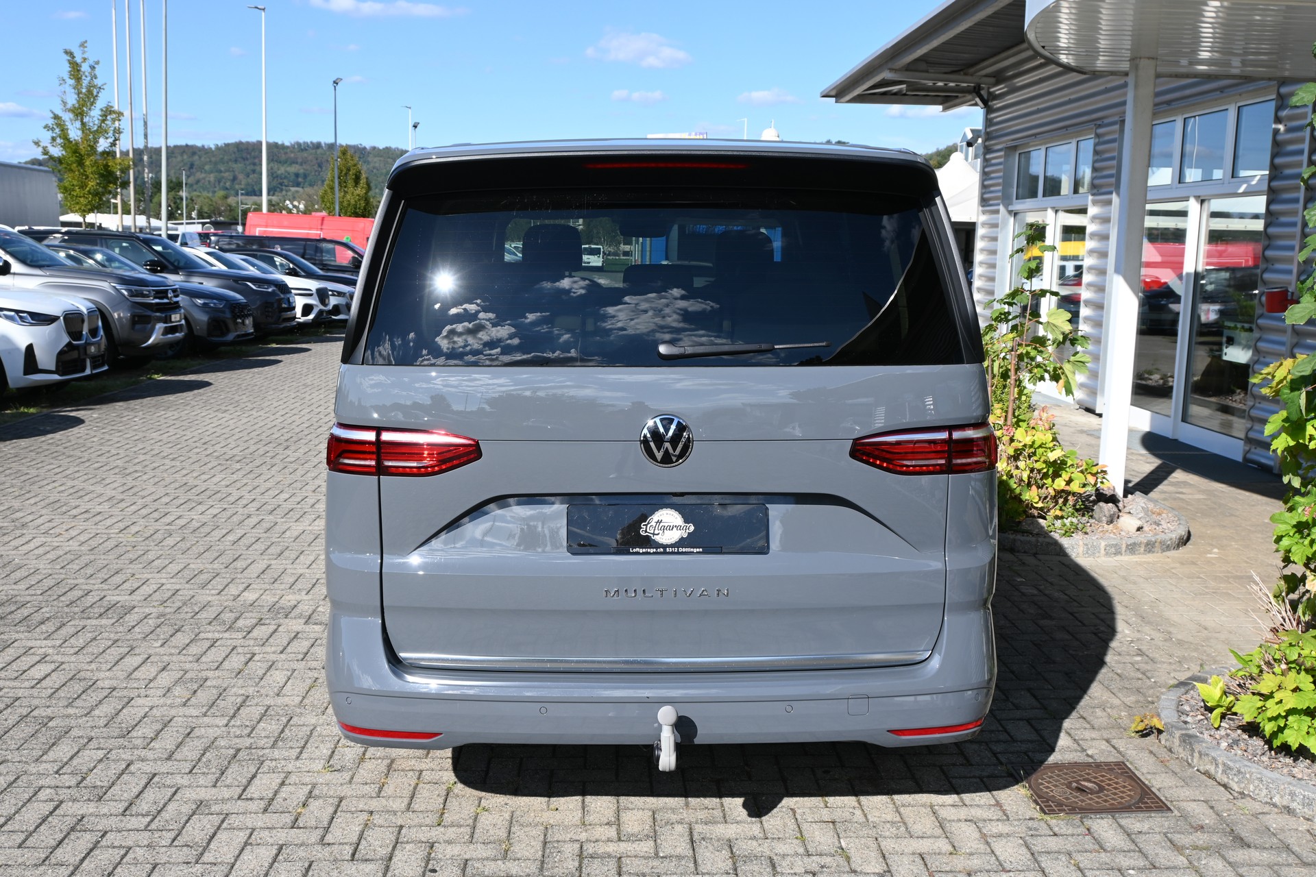 VW Multivan 2.0 TDI Style DSG Lang 7-Plätzer + AHK 2000KG + Standheizung-image-3