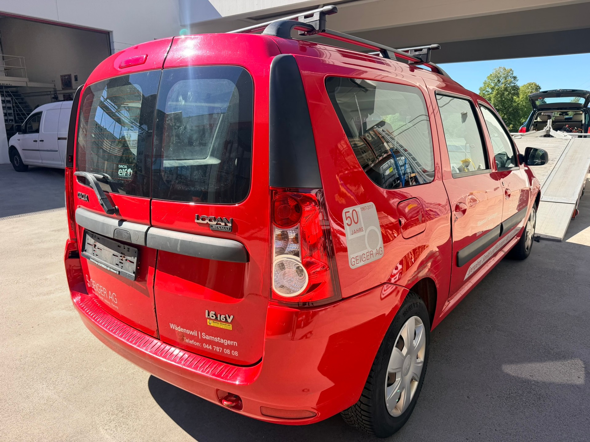 DACIA Logan 1.6 16V Lauréate-image-4