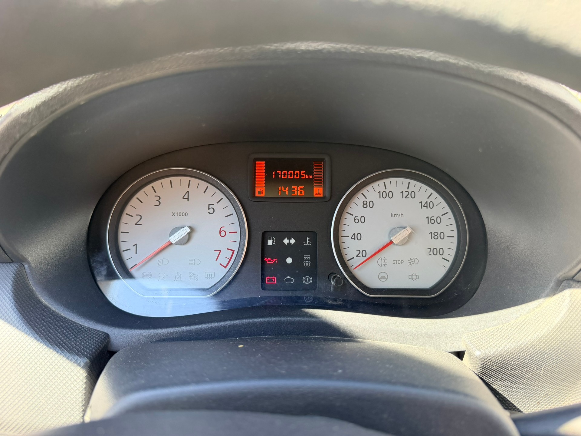 DACIA Logan 1.6 16V Lauréate-image-9