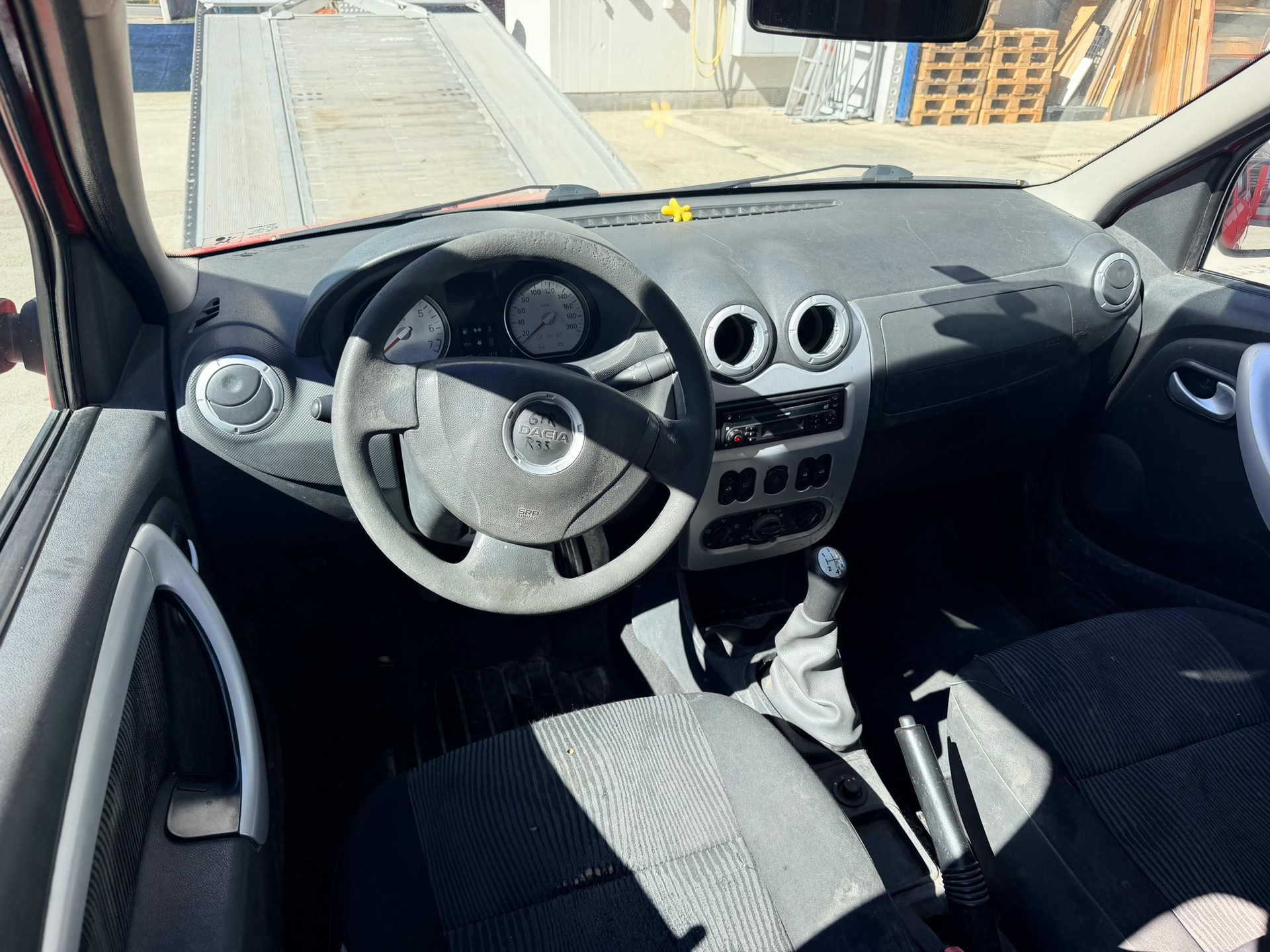 DACIA Logan 1.6 16V Lauréate-image-8