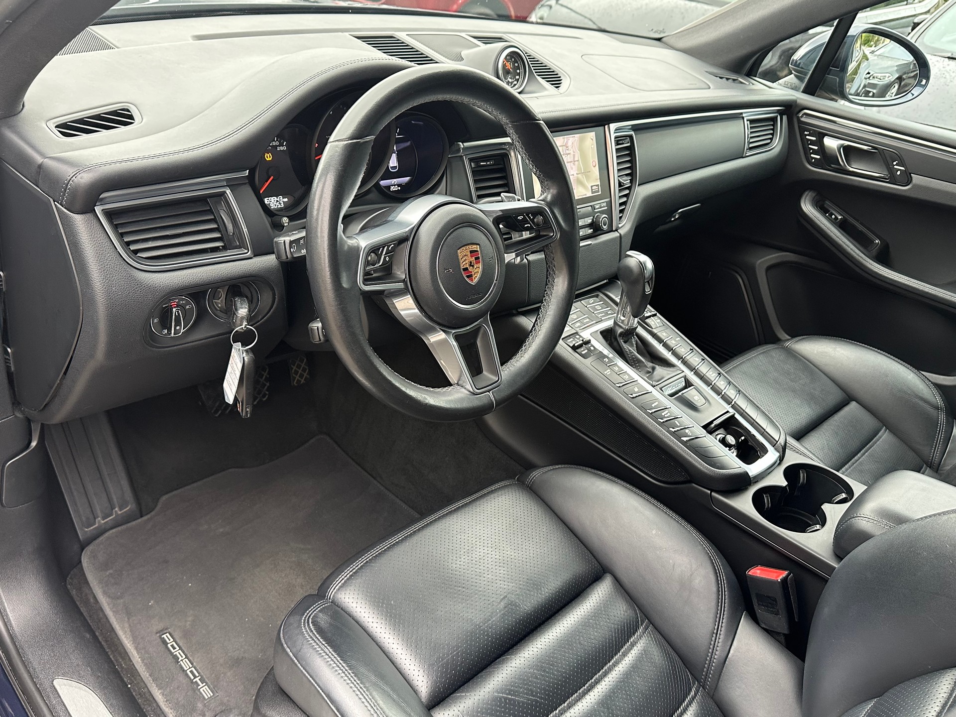 PORSCHE Macan PDK-image-8