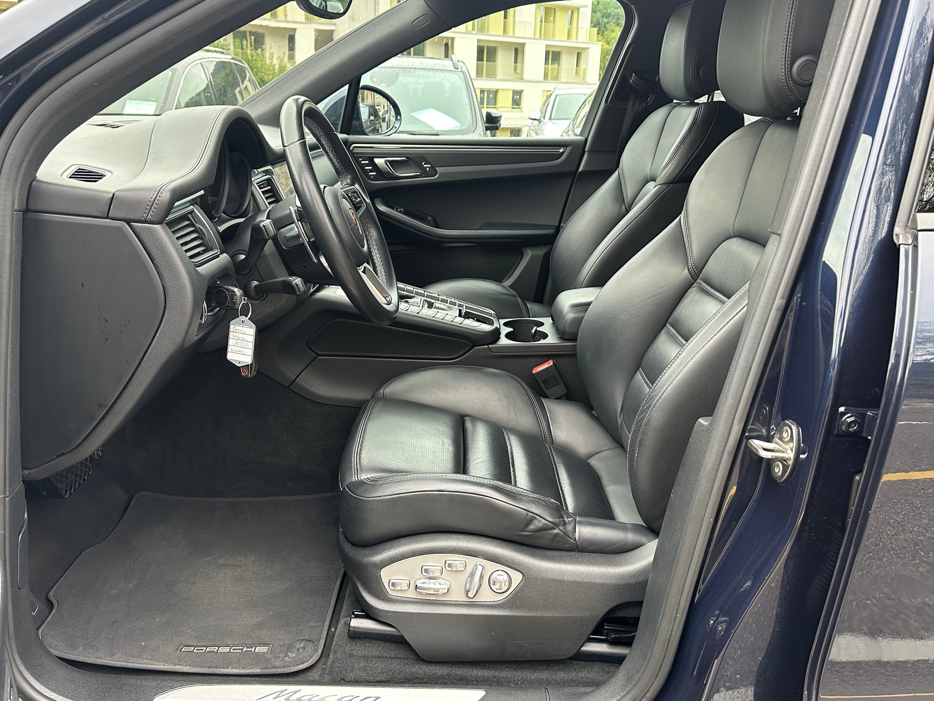 PORSCHE Macan PDK-image-9