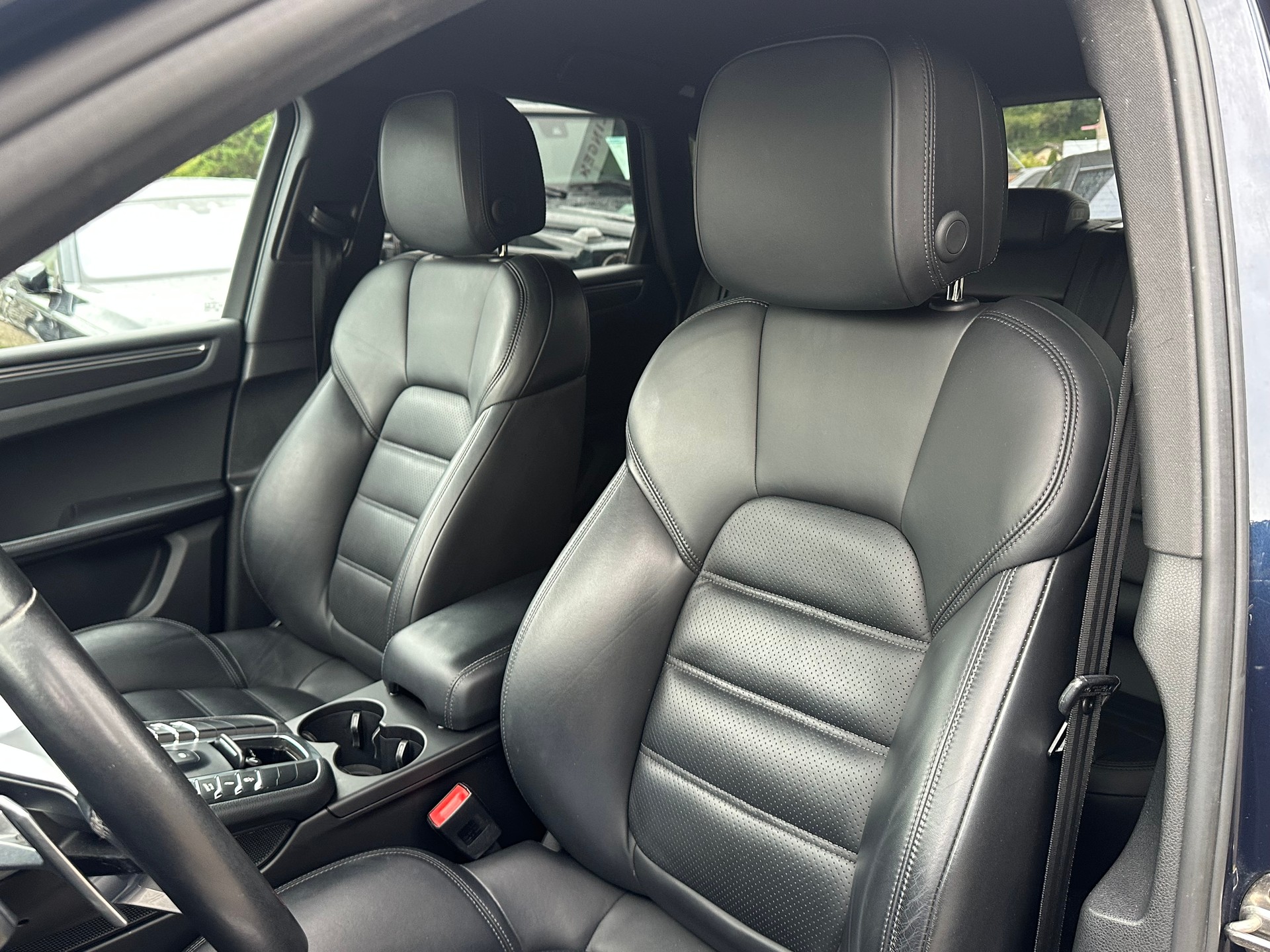 PORSCHE Macan PDK-image-14