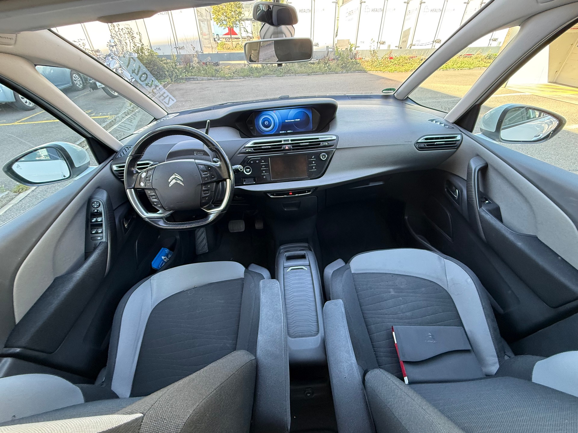 CITROEN Grand C4 Picasso 1.6 BlueHDi Intensive EAT6 *Motor 154'000 Km-image-9