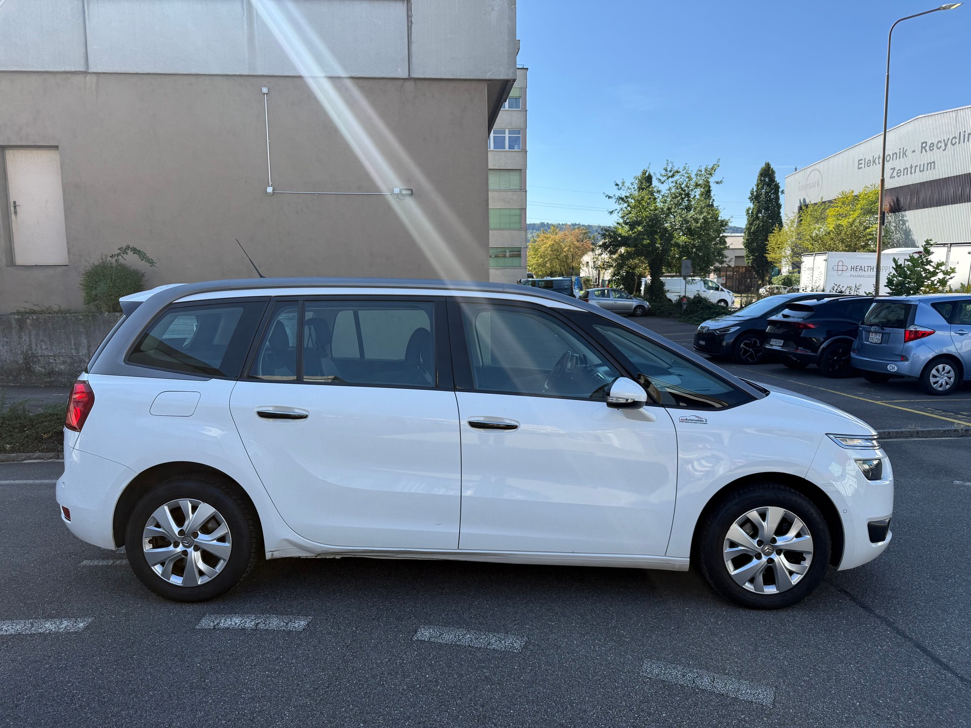 CITROEN Grand C4 Picasso 1.6 BlueHDi Intensive EAT6 *Motor 154'000 Km-image-2