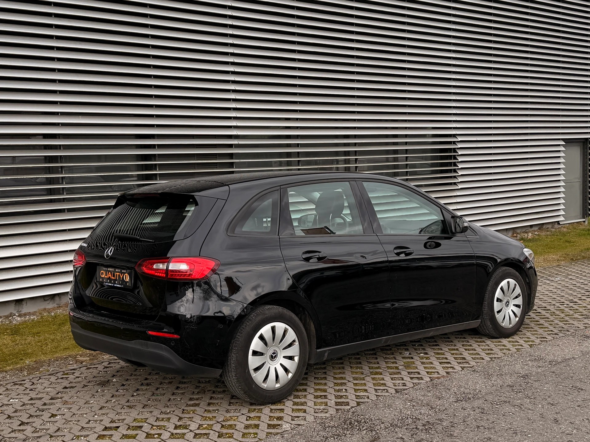 MERCEDES-BENZ B 180 d Style 8G-DCT-image-2