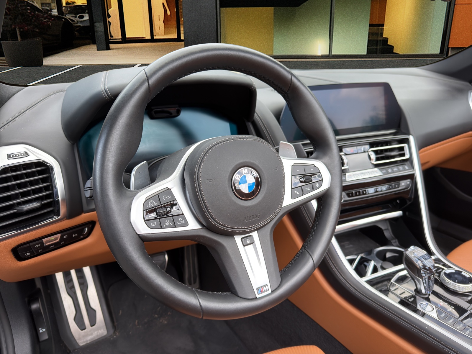 BMW M850i xDrive Cabriolet / CH Fahrzeug mit Gratis Service-image-11