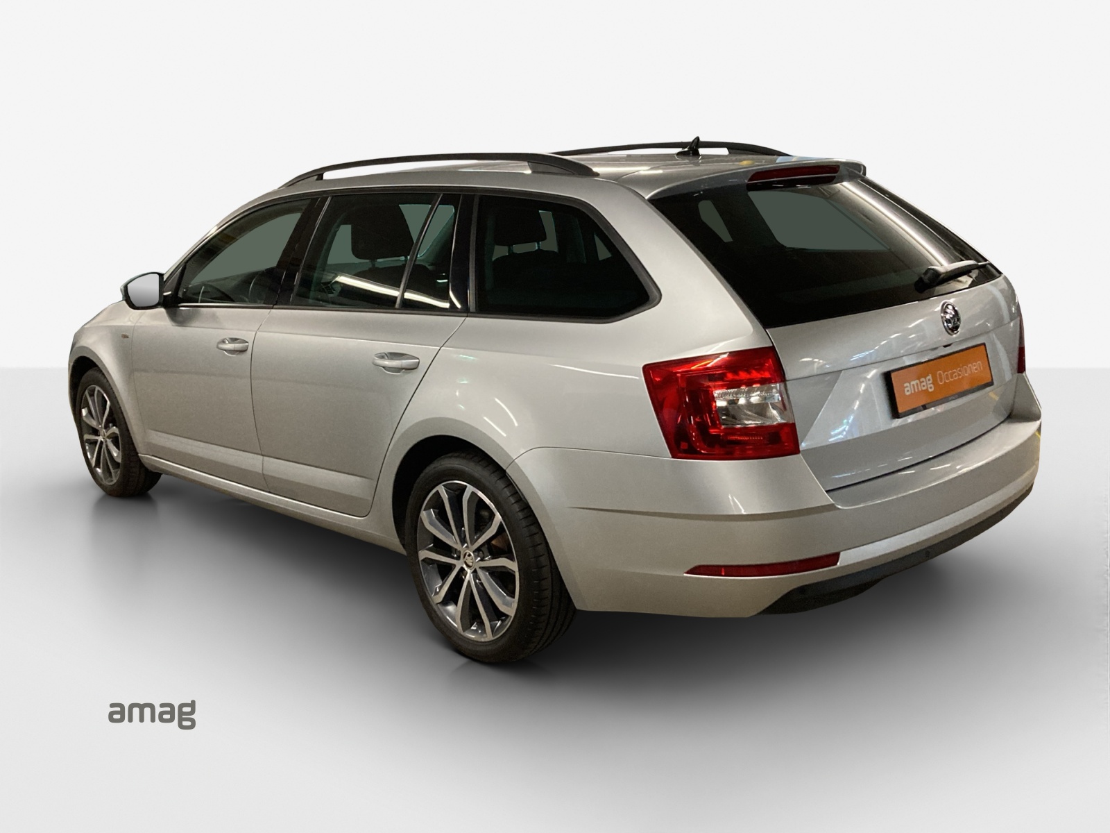 SKODA Octavia Combi 2.0 TSI Soleil 4x4 DSG-showroom-element-2