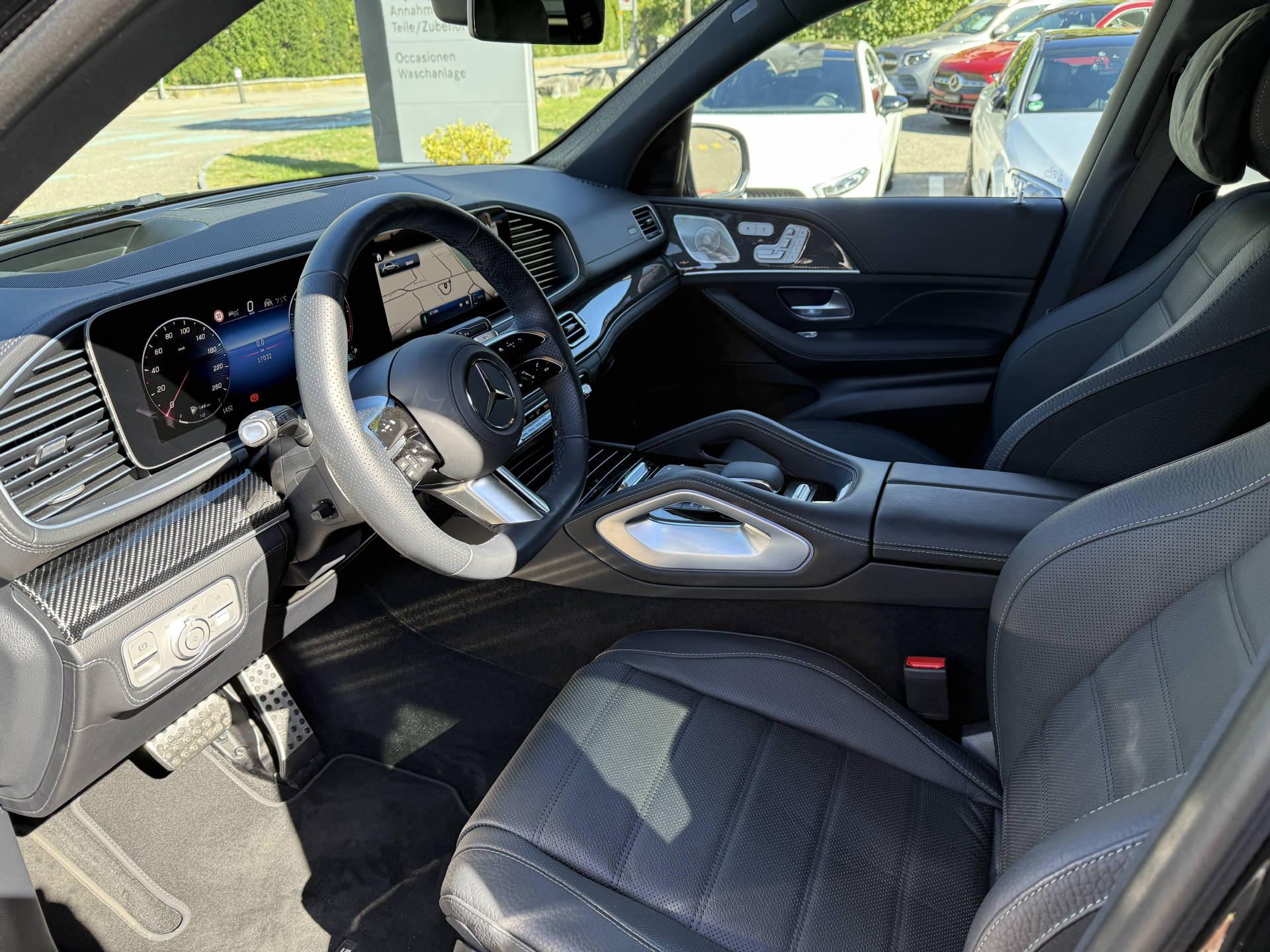 MERCEDES-BENZ GLE 300 d AMG Line 4matic-image-3