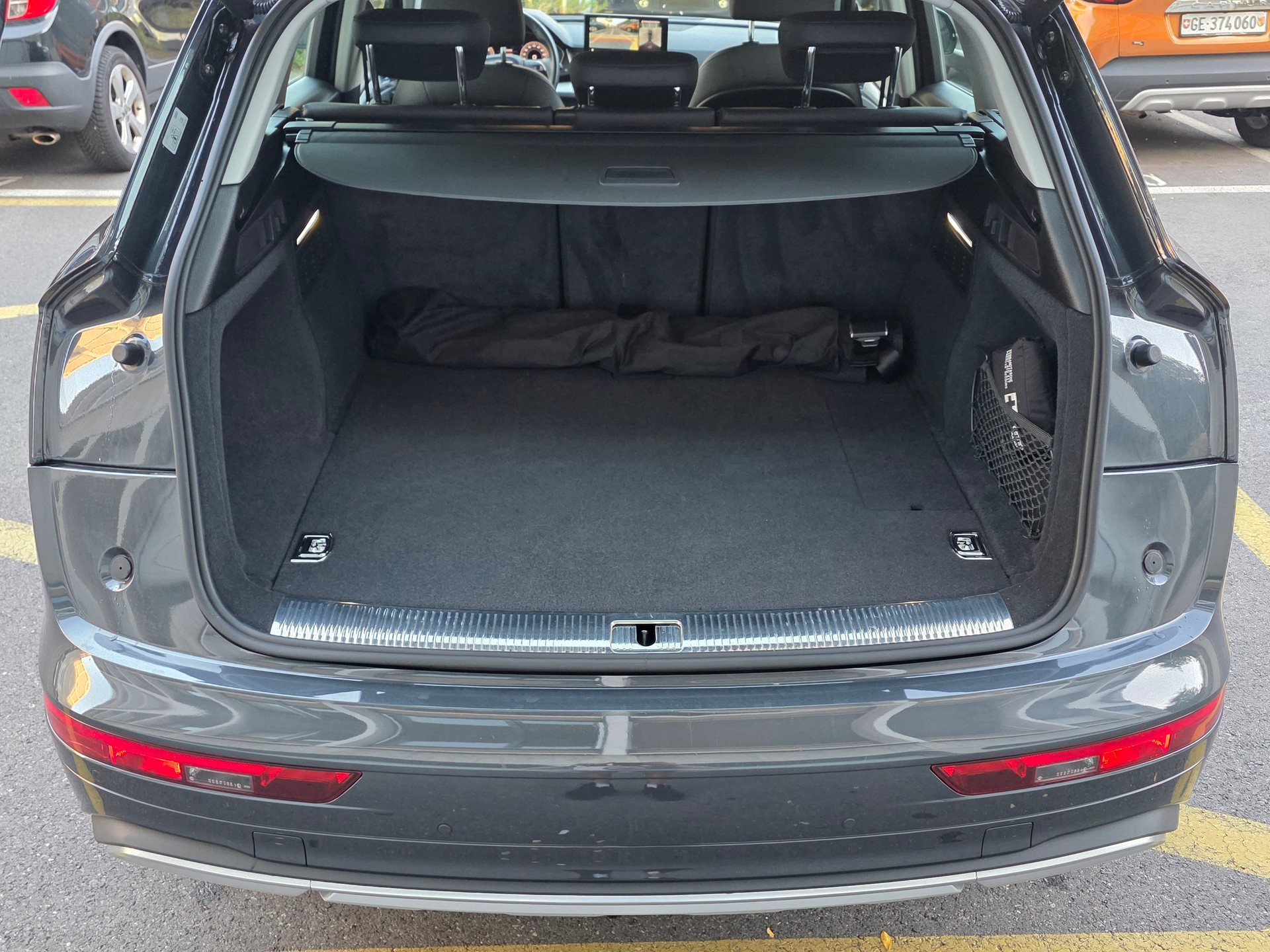 AUDI Q5 50 TFSI e PHEV quattro S-tronic-image-15
